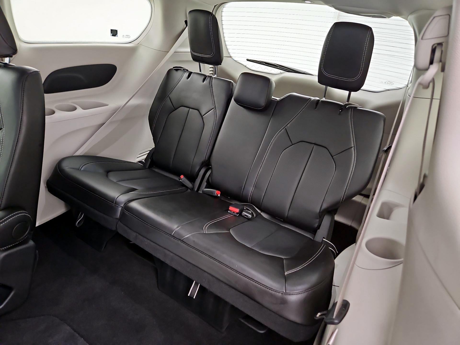 Thumbnail: 2024 Chrysler Pacifica - 20