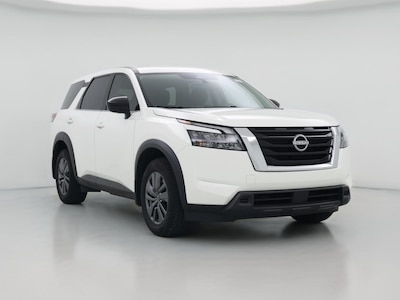 White 2024 Nissan Pathfinder S
