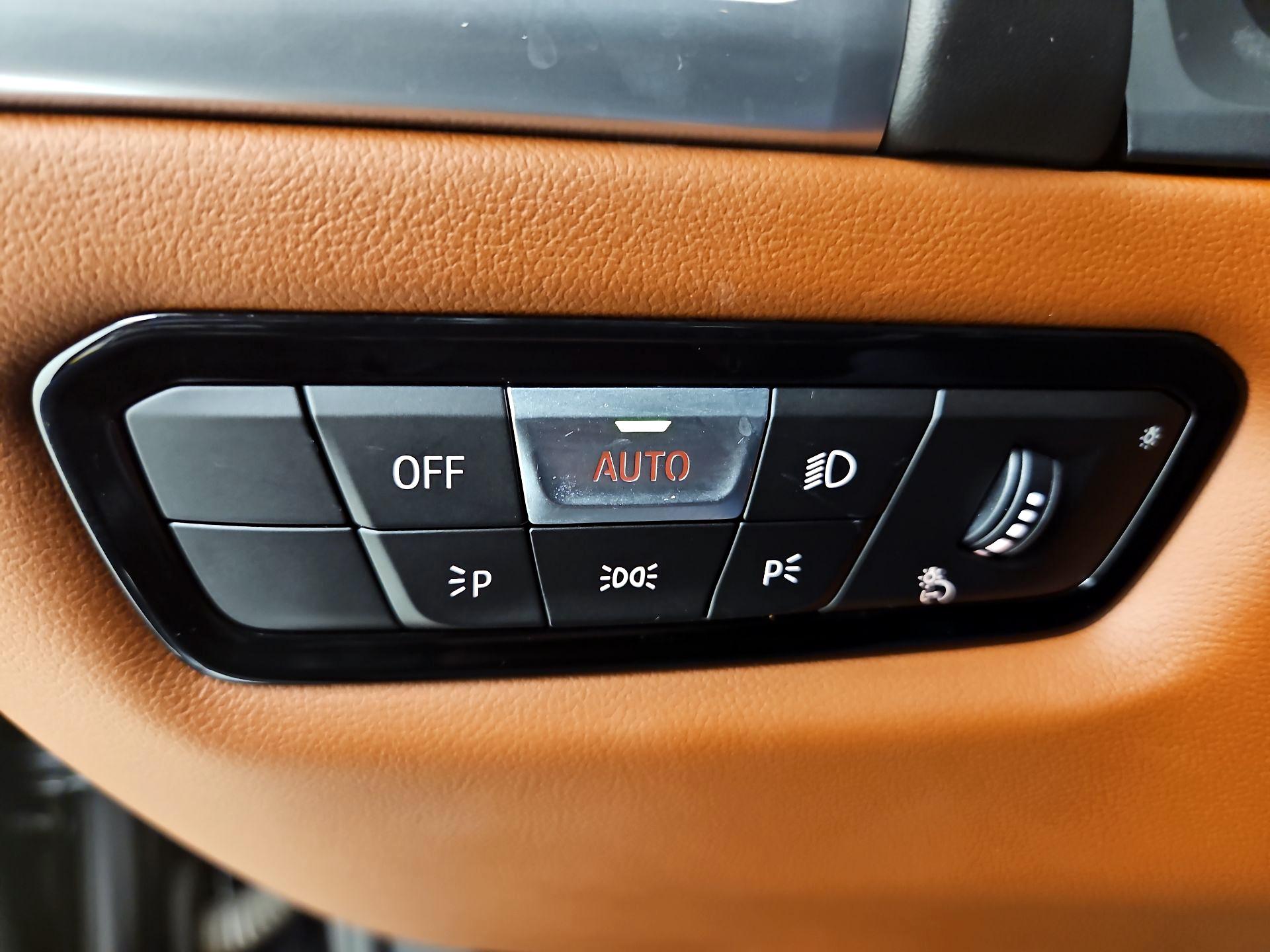 Thumbnail: 2020 BMW 8 Series - 13