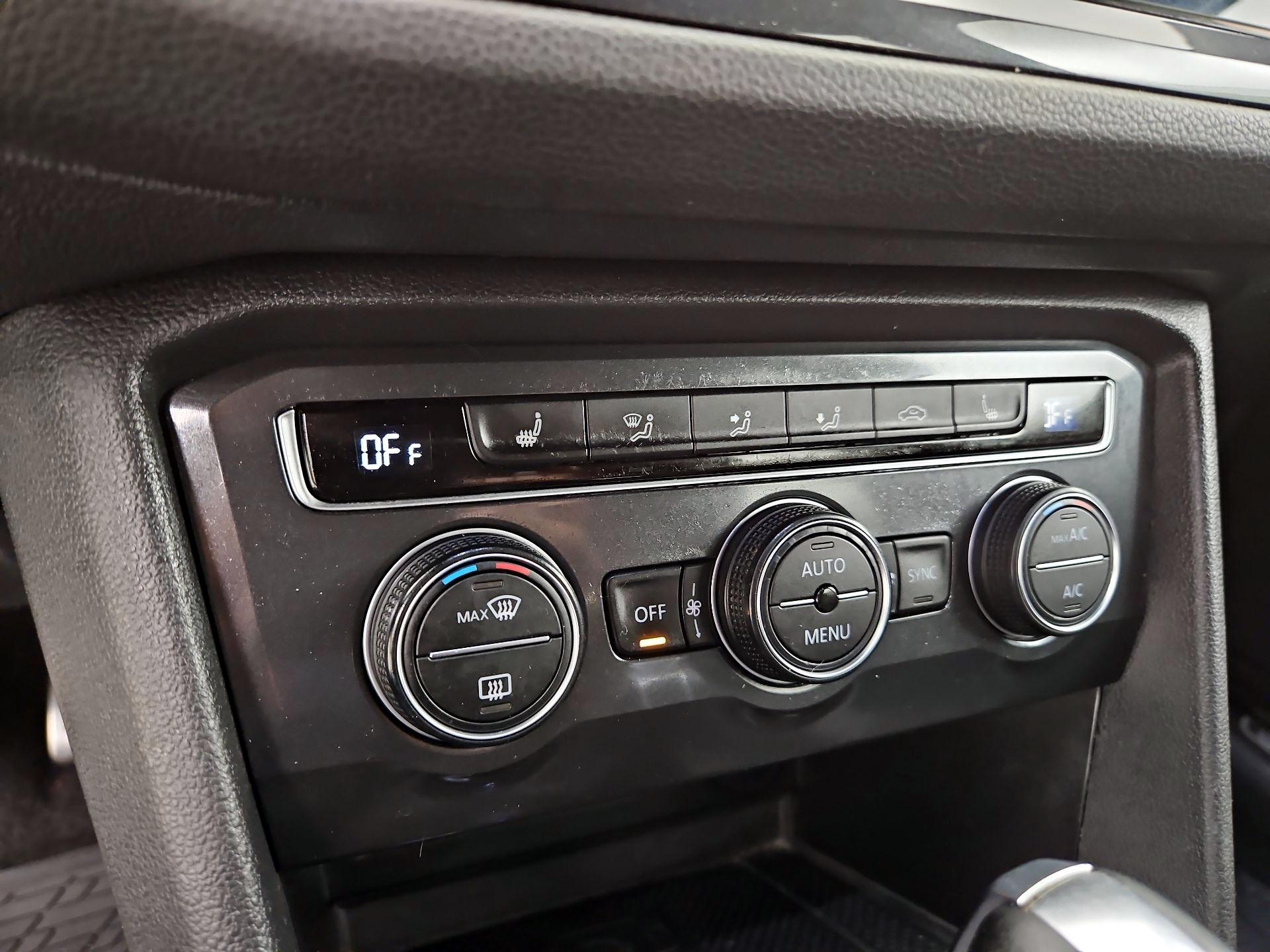 Thumbnail: 2021 Volkswagen Tiguan - 16