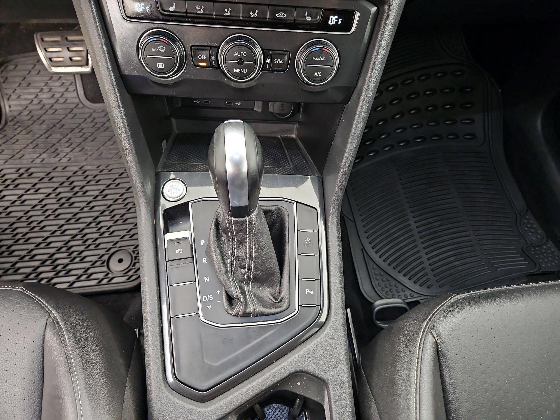 Thumbnail: 2021 Volkswagen Tiguan - 17