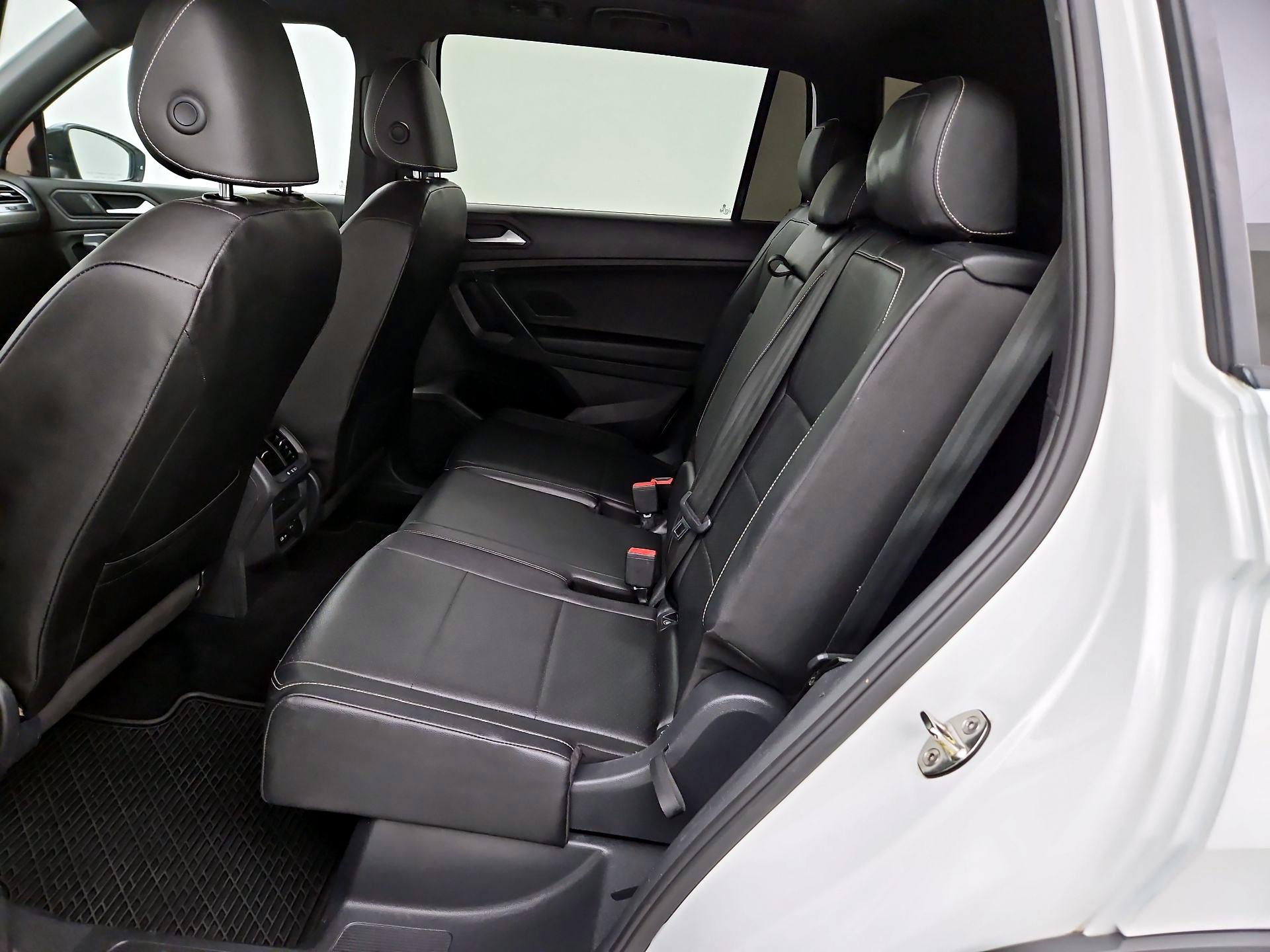 Thumbnail: 2021 Volkswagen Tiguan - 20