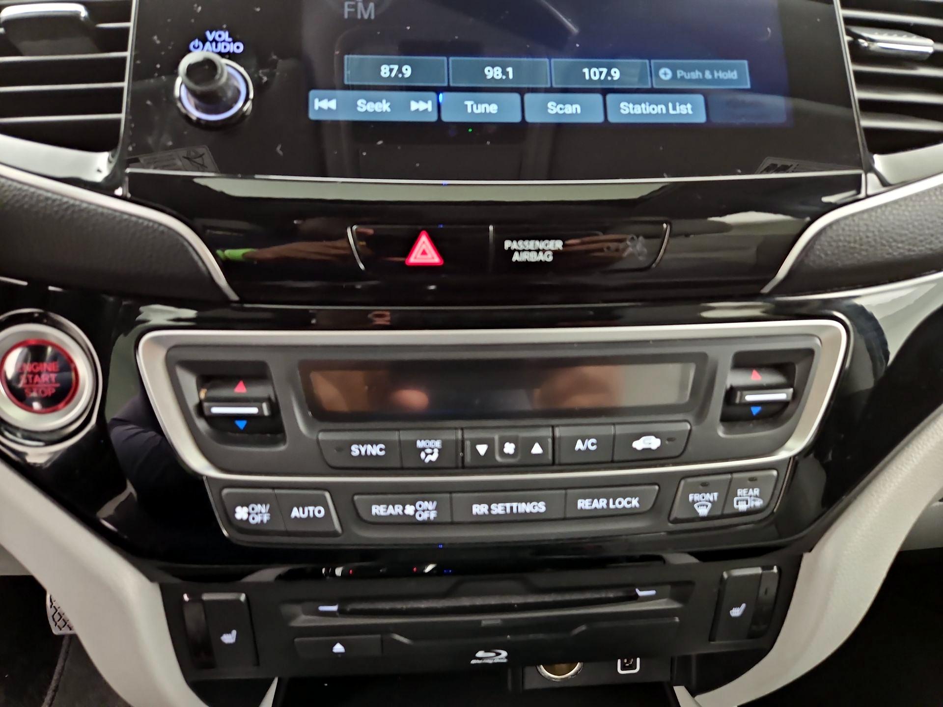 Thumbnail: 2022 Honda Pilot - 17