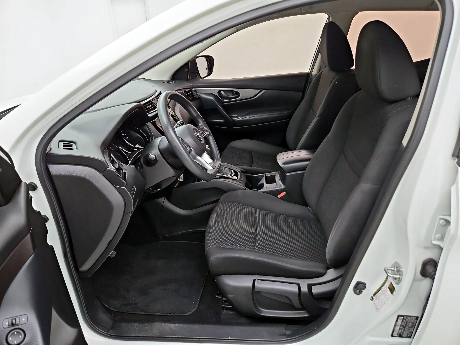 Thumbnail: 2020 Nissan Rogue Sport - 11