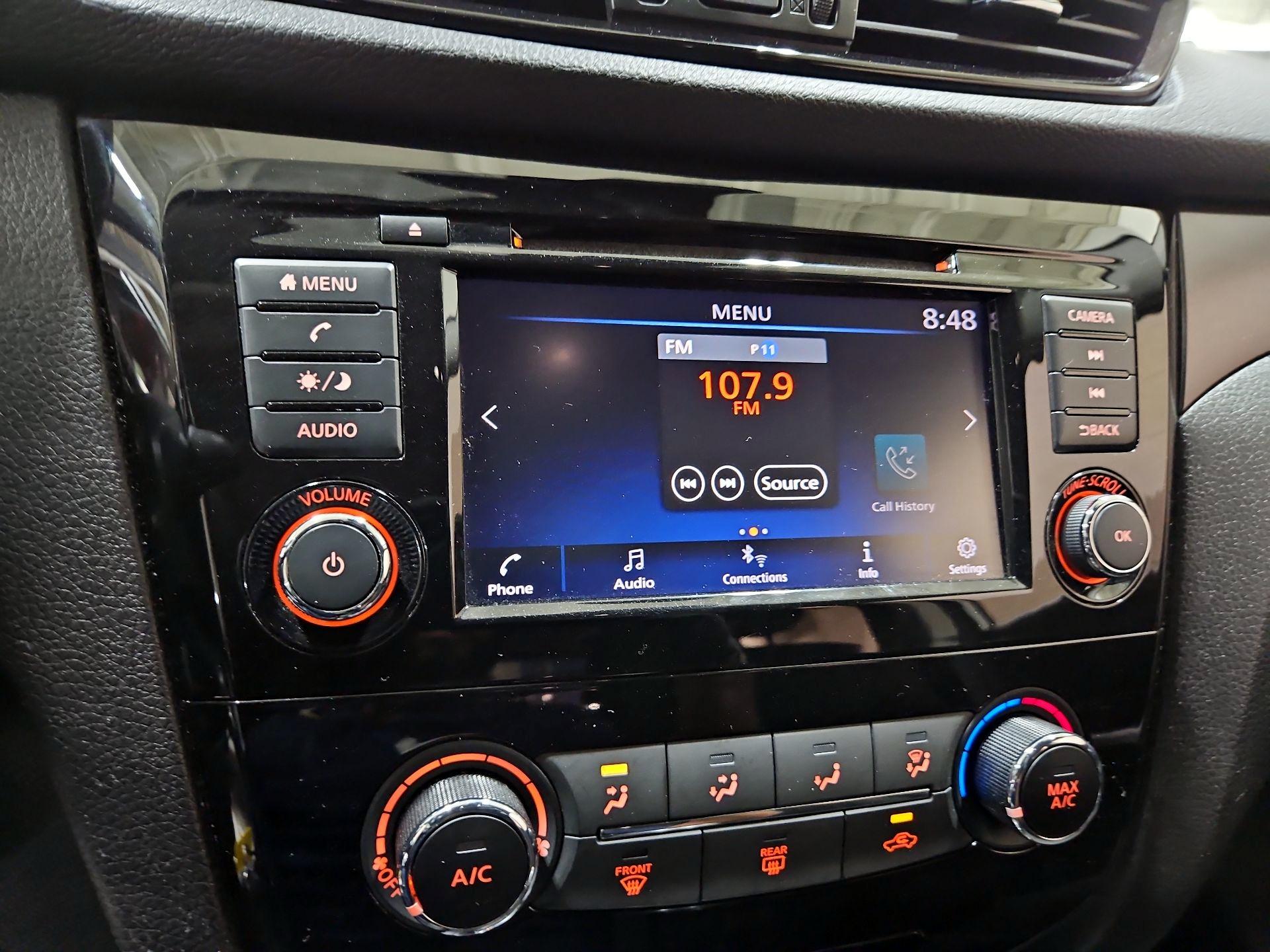 Thumbnail: 2020 Nissan Rogue Sport - 15