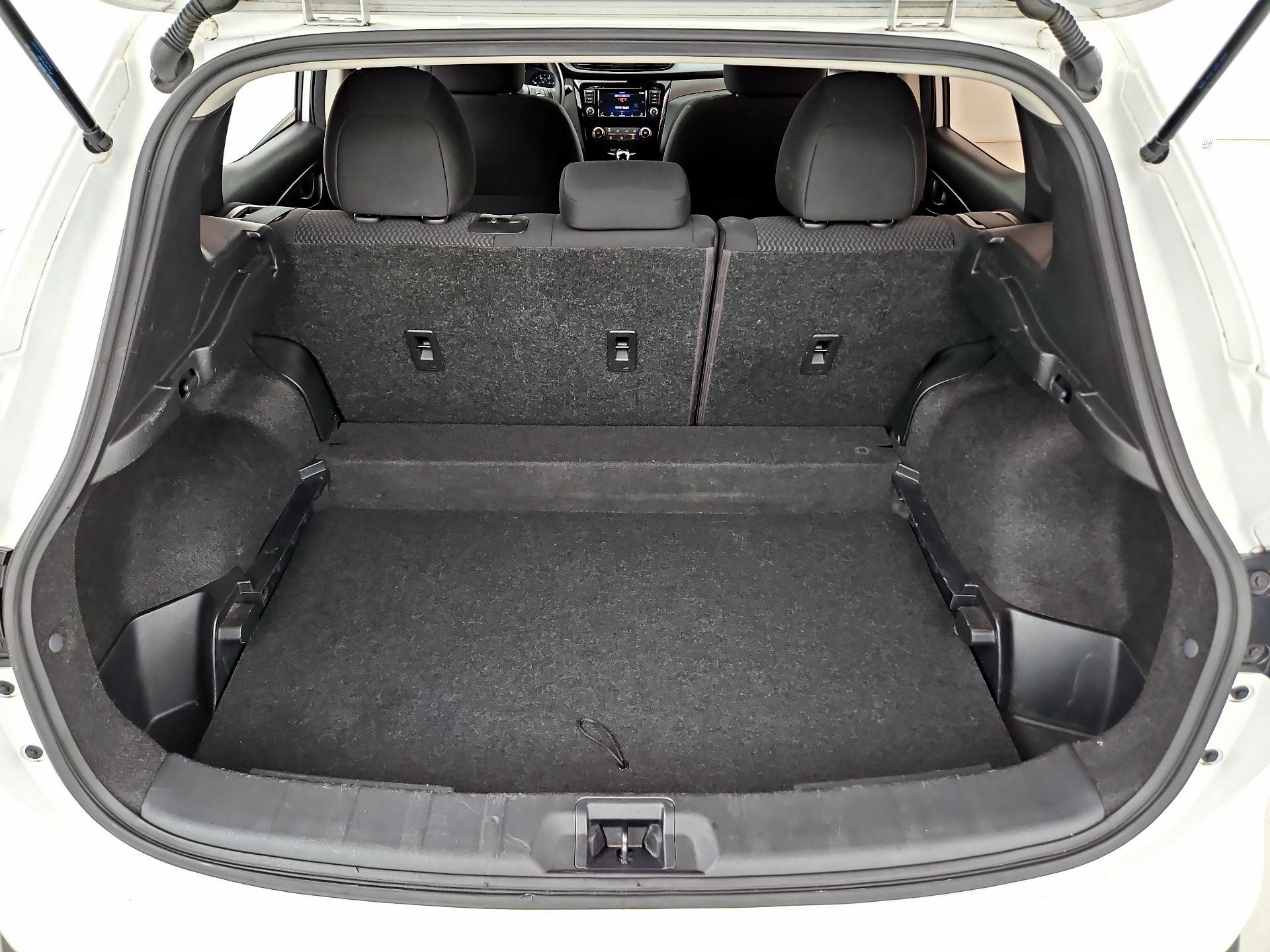 Thumbnail: 2020 Nissan Rogue Sport - 20