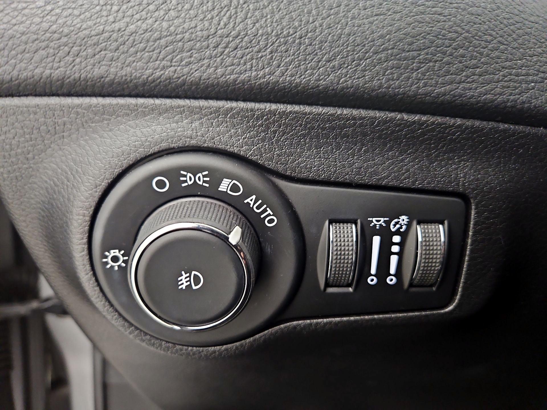 Thumbnail: 2020 Jeep Compass - 13