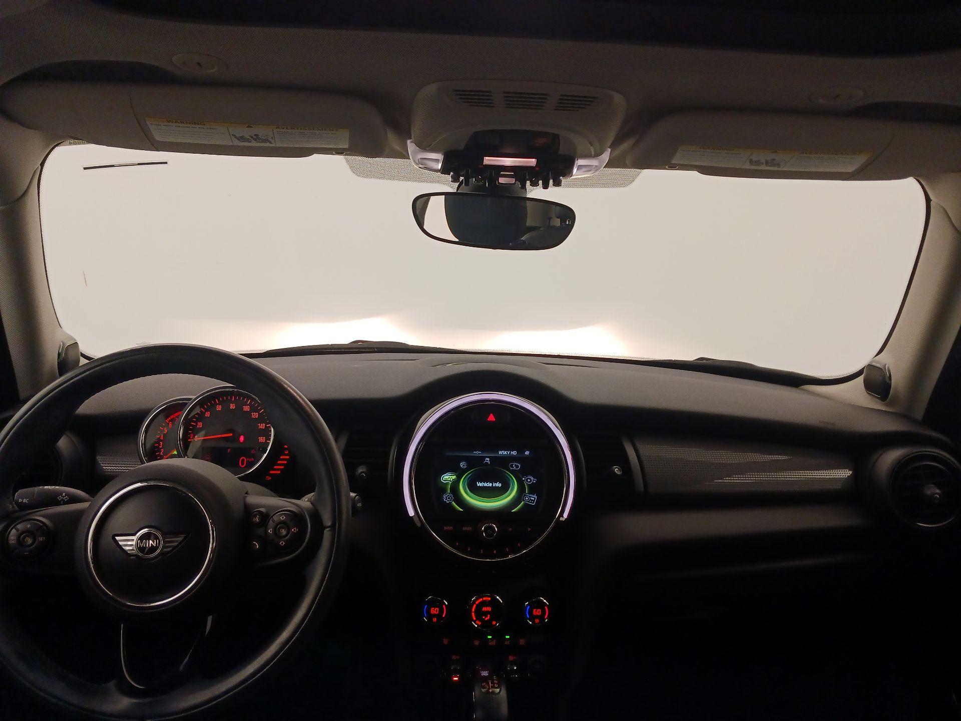Thumbnail: 2016 MINI Cooper Hardtop - 9