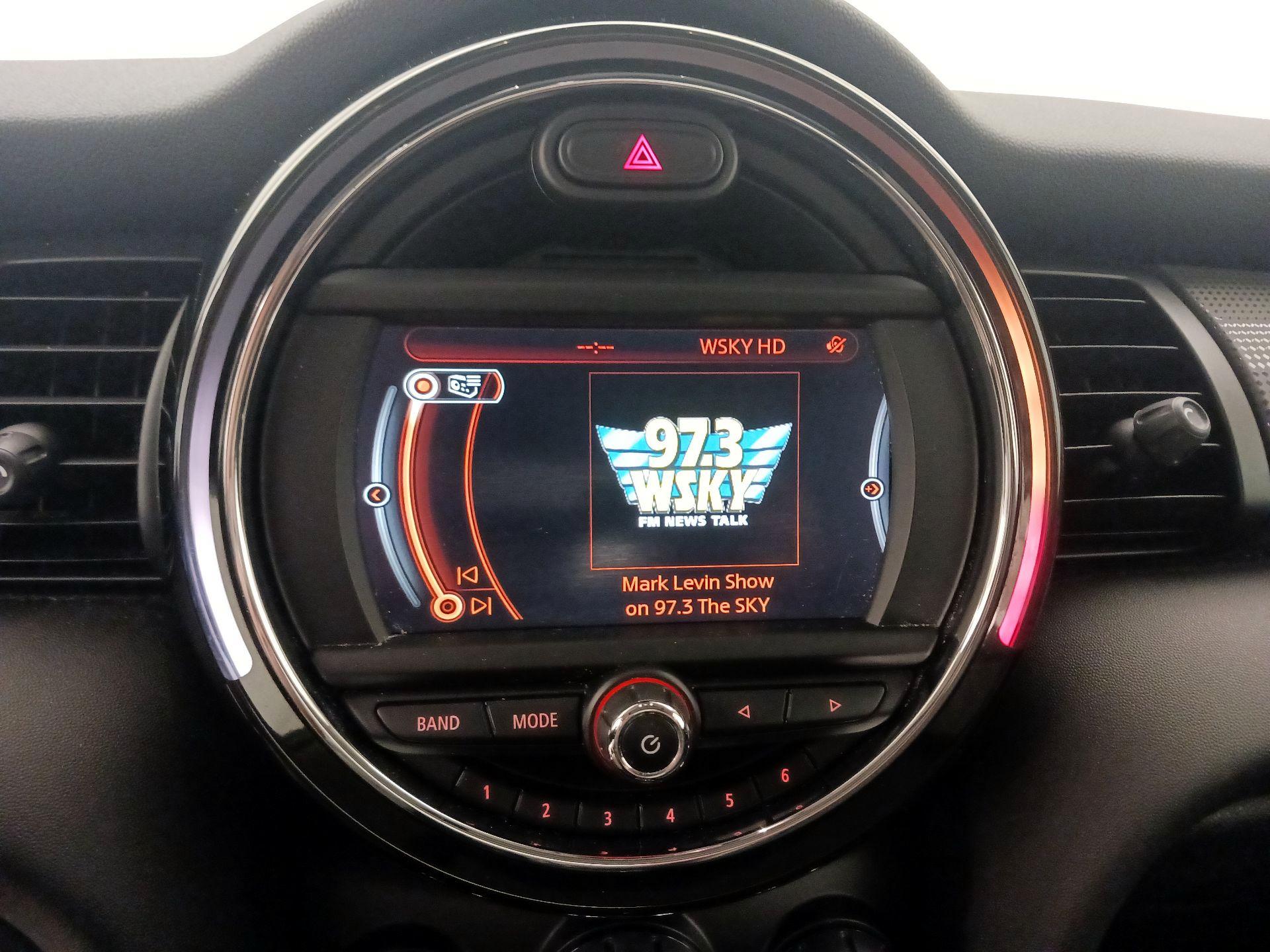 Thumbnail: 2016 MINI Cooper Hardtop - 15