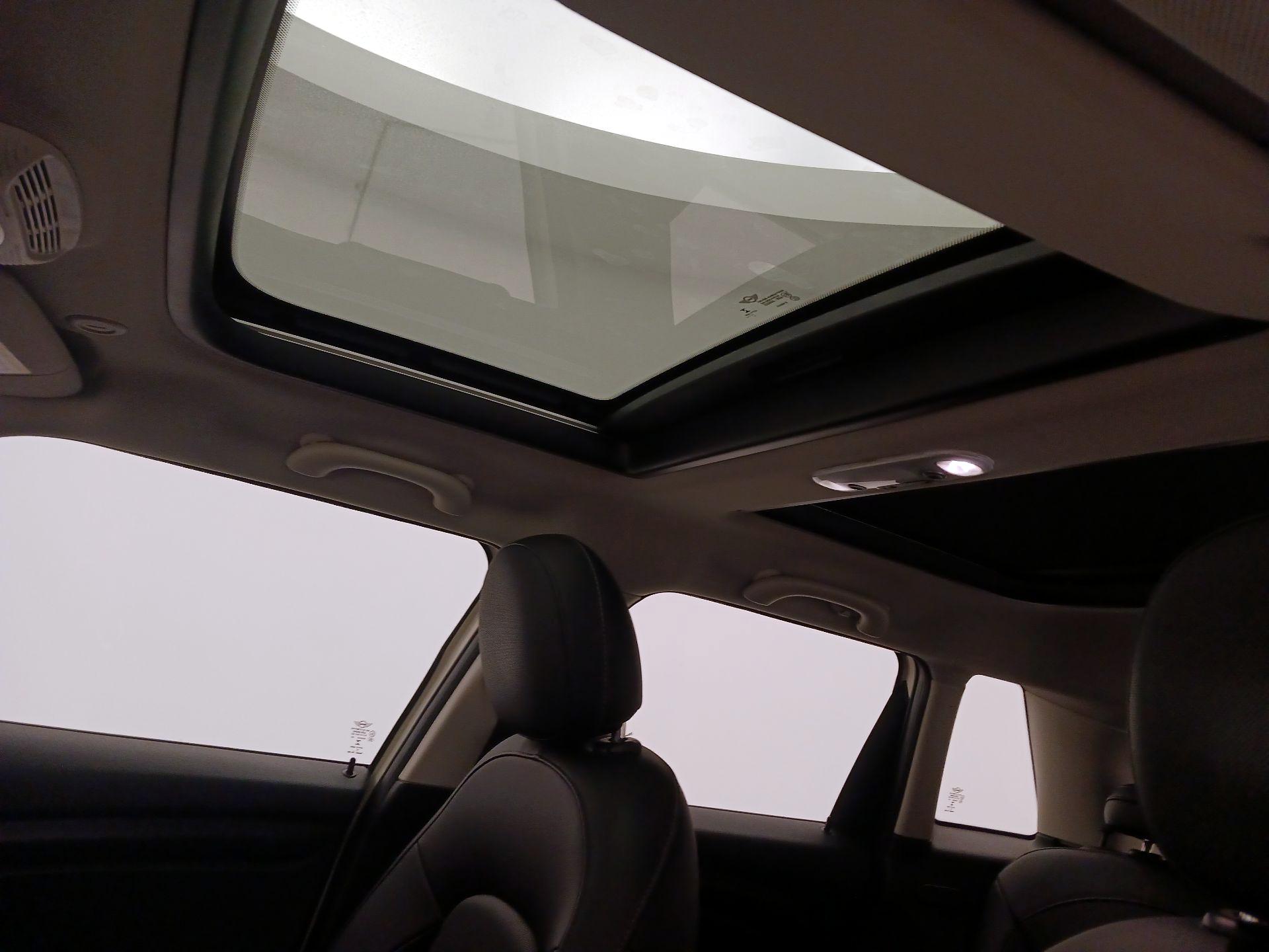 Thumbnail: 2016 MINI Cooper Hardtop - 19