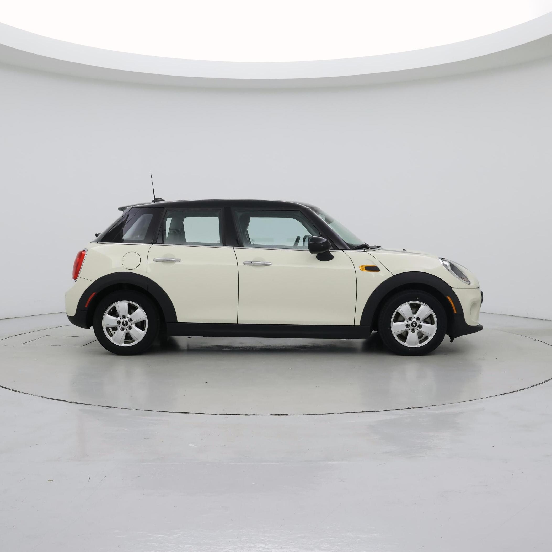 Thumbnail: 2016 MINI Cooper Hardtop - 7
