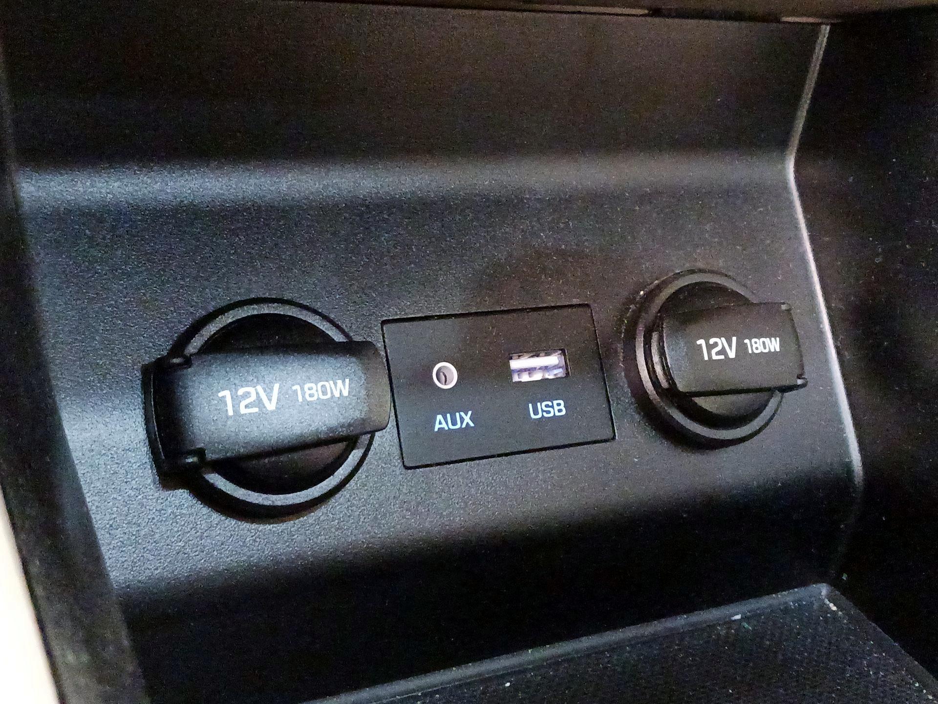 Thumbnail: 2020 Hyundai Elantra - 18