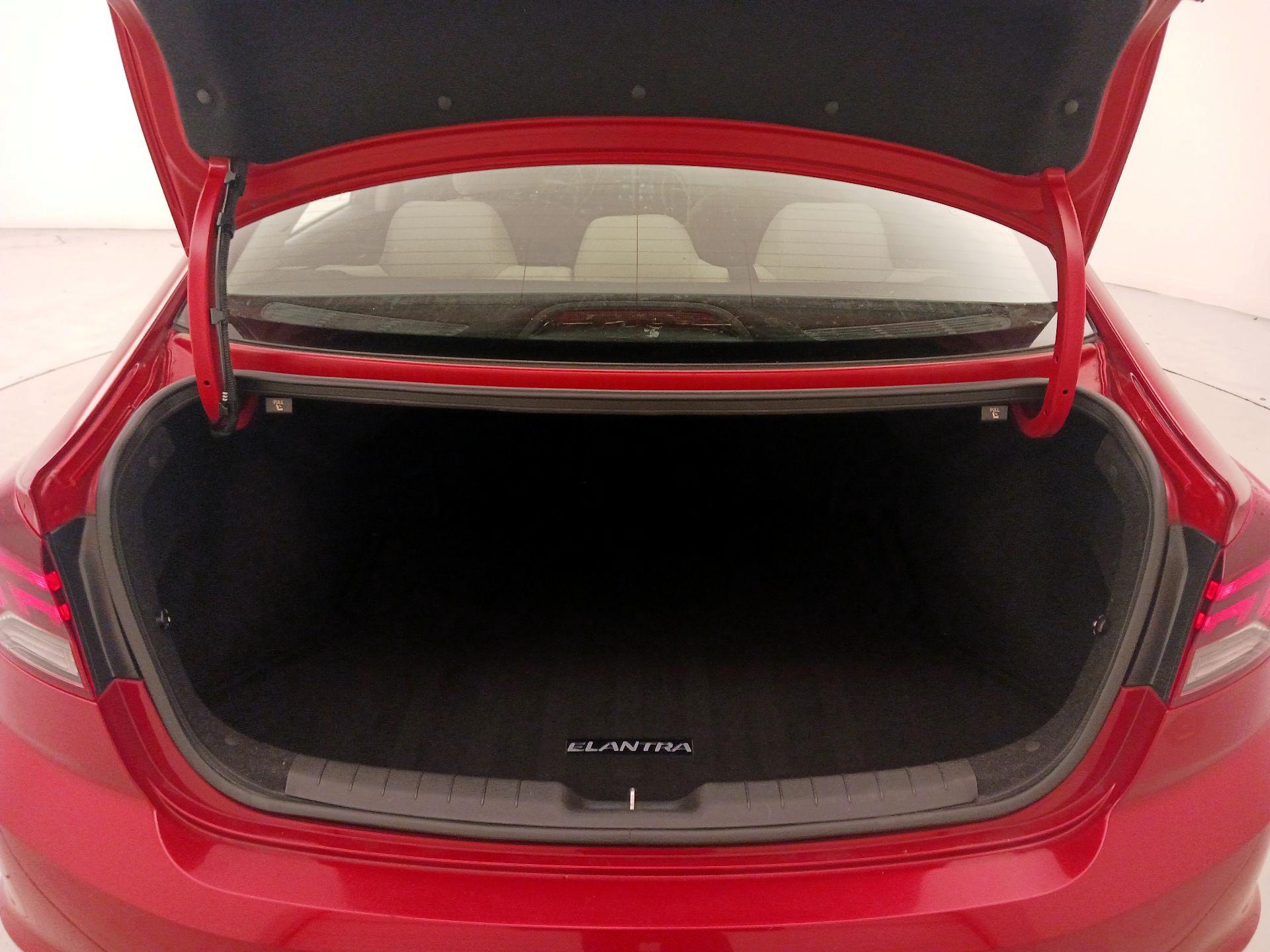 Thumbnail: 2020 Hyundai Elantra - 20