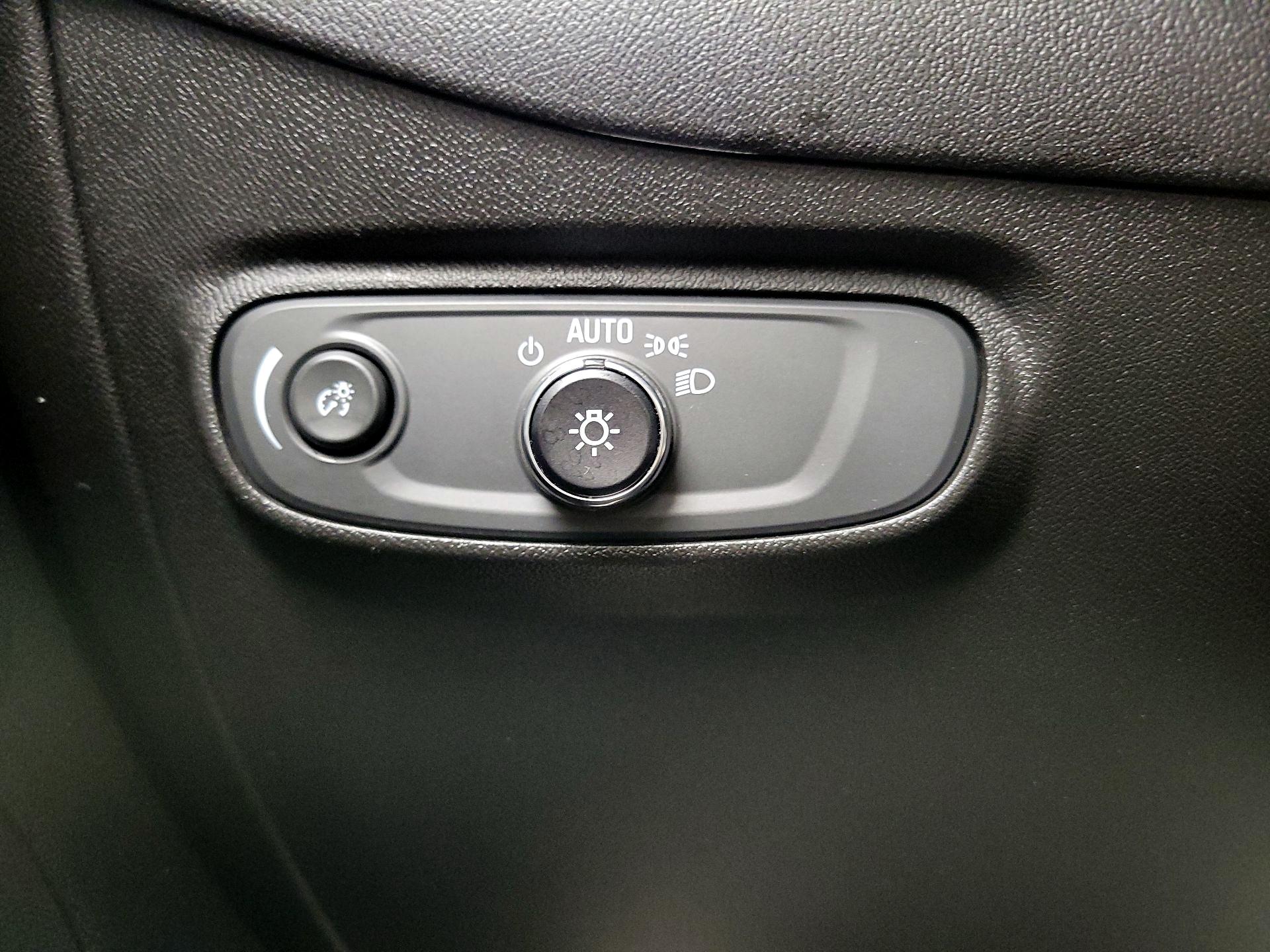 Thumbnail: 2022 Chevrolet Equinox - 13