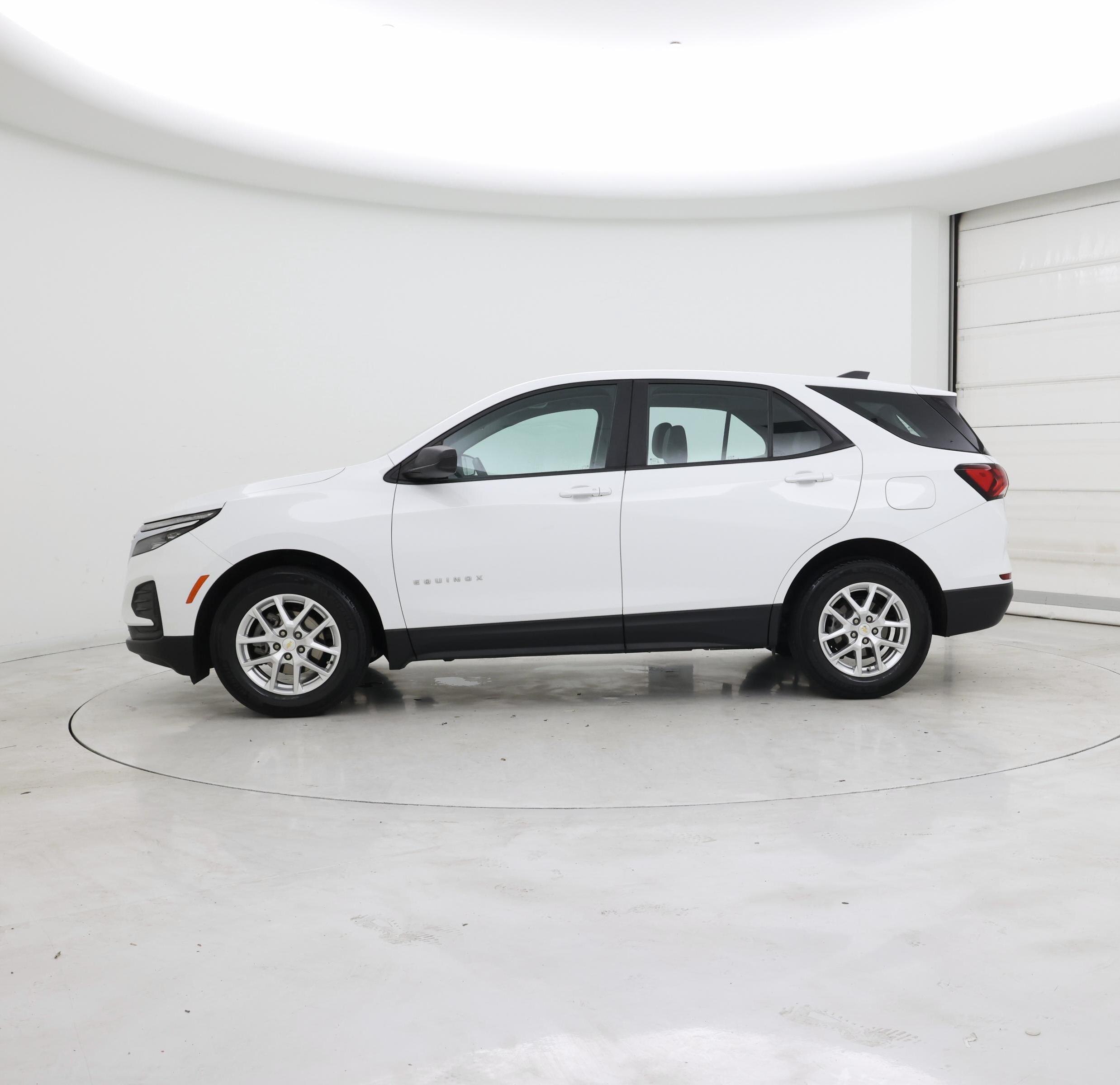 Thumbnail: 2022 Chevrolet Equinox - 3