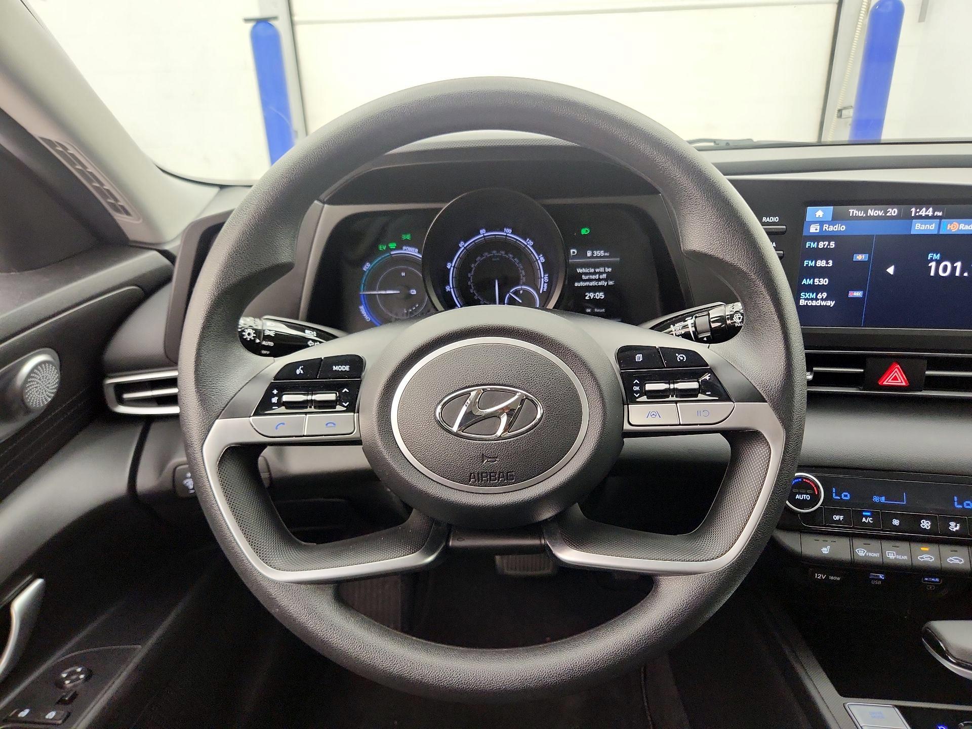 Thumbnail: 2022 Hyundai Elantra - 10