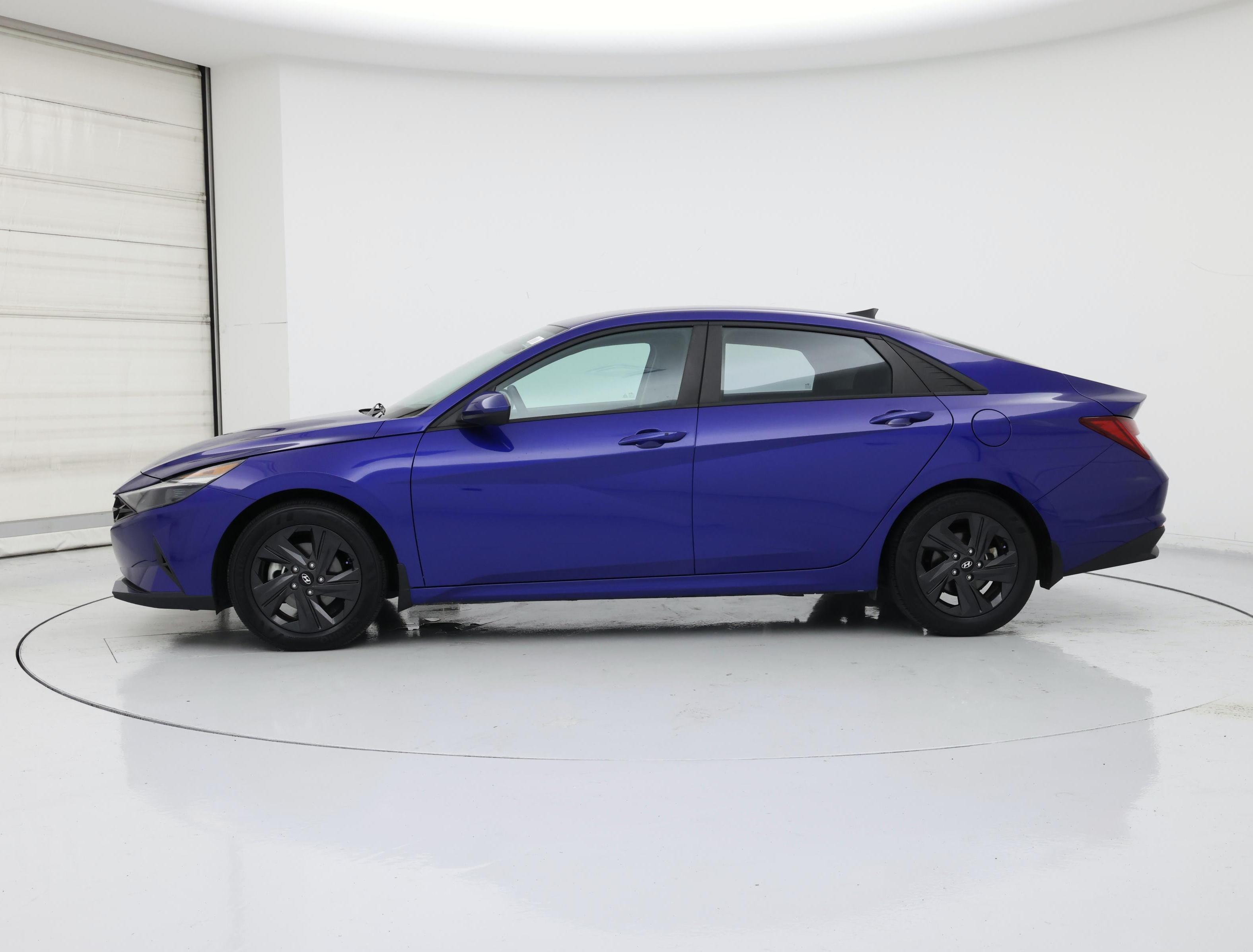 Thumbnail: 2022 Hyundai Elantra - 3