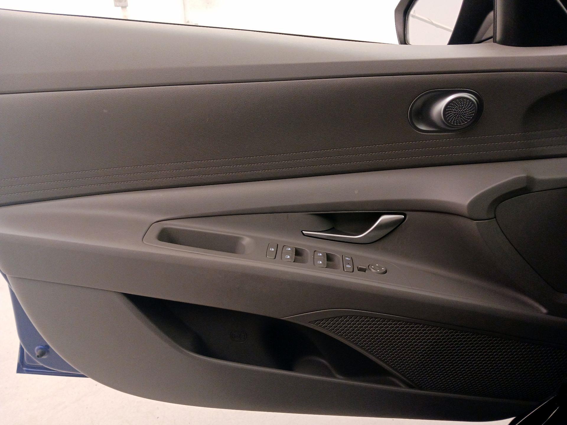 Thumbnail: 2023 Hyundai Elantra - 12