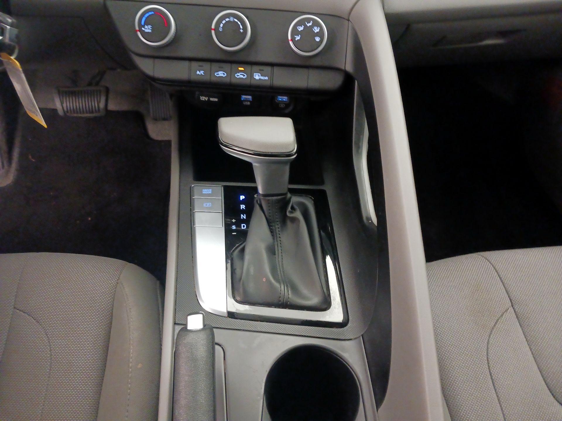 Thumbnail: 2023 Hyundai Elantra - 17