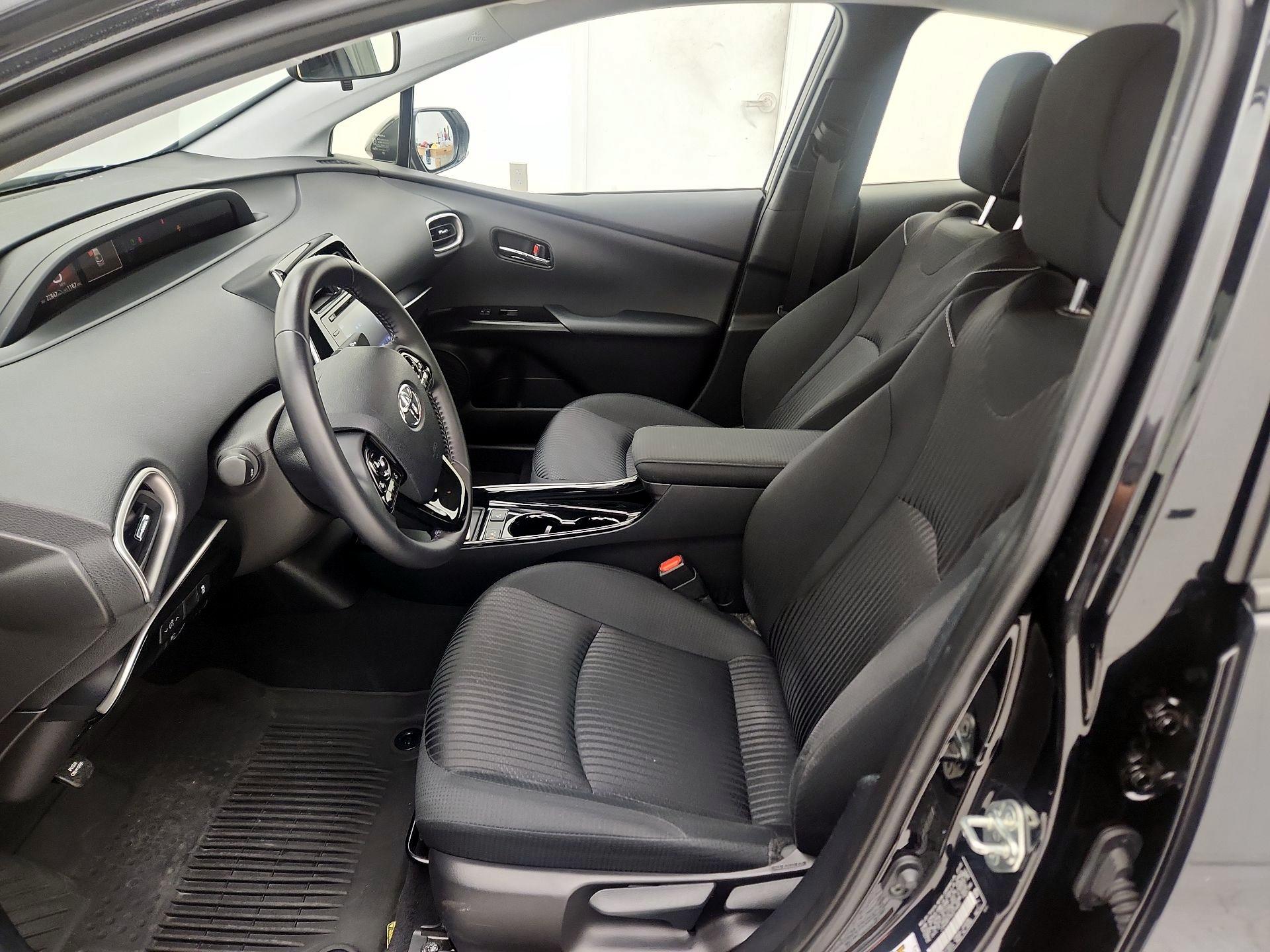 Thumbnail: 2022 Toyota Prius Prime - 11