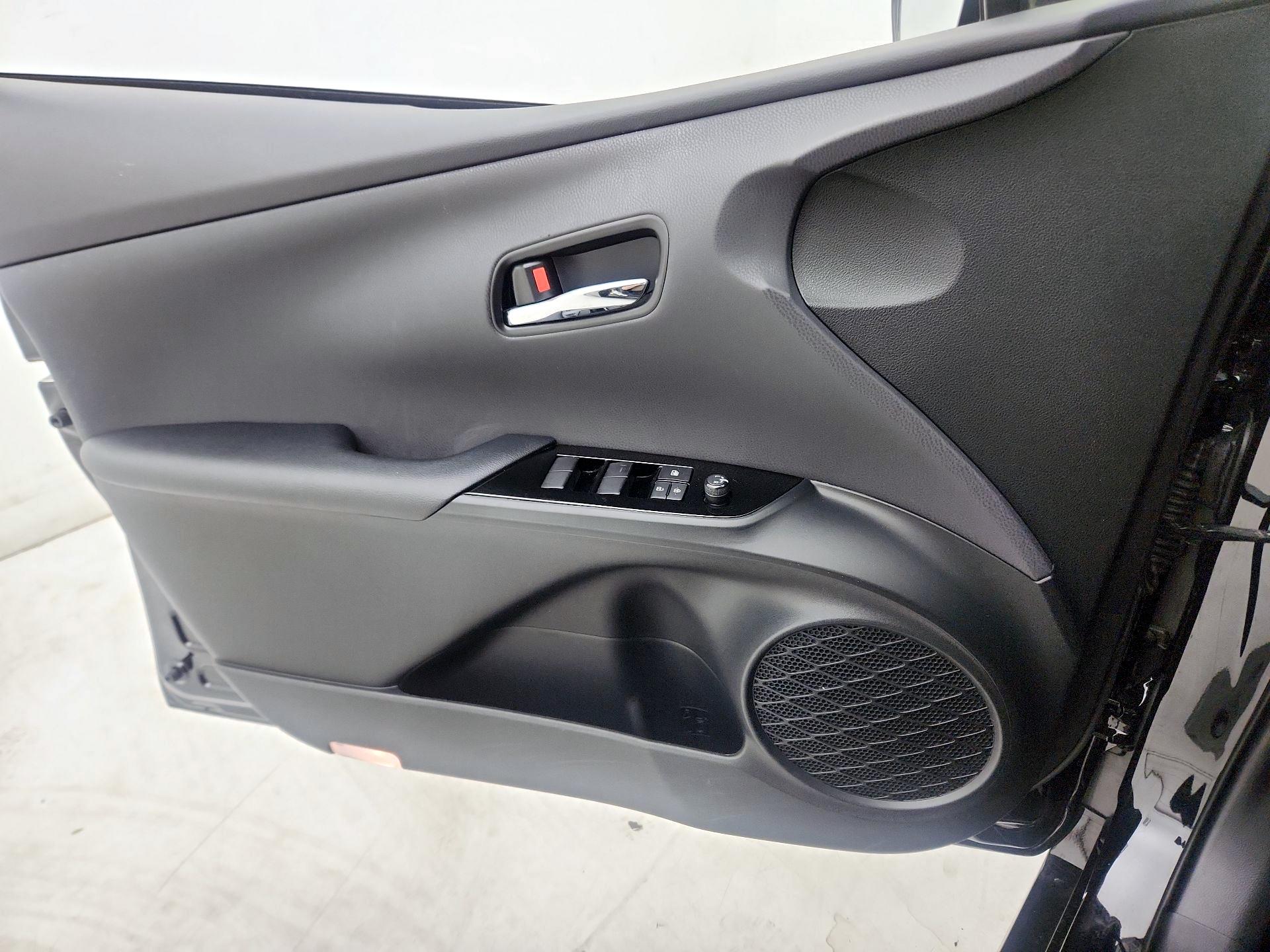 Thumbnail: 2022 Toyota Prius Prime - 12