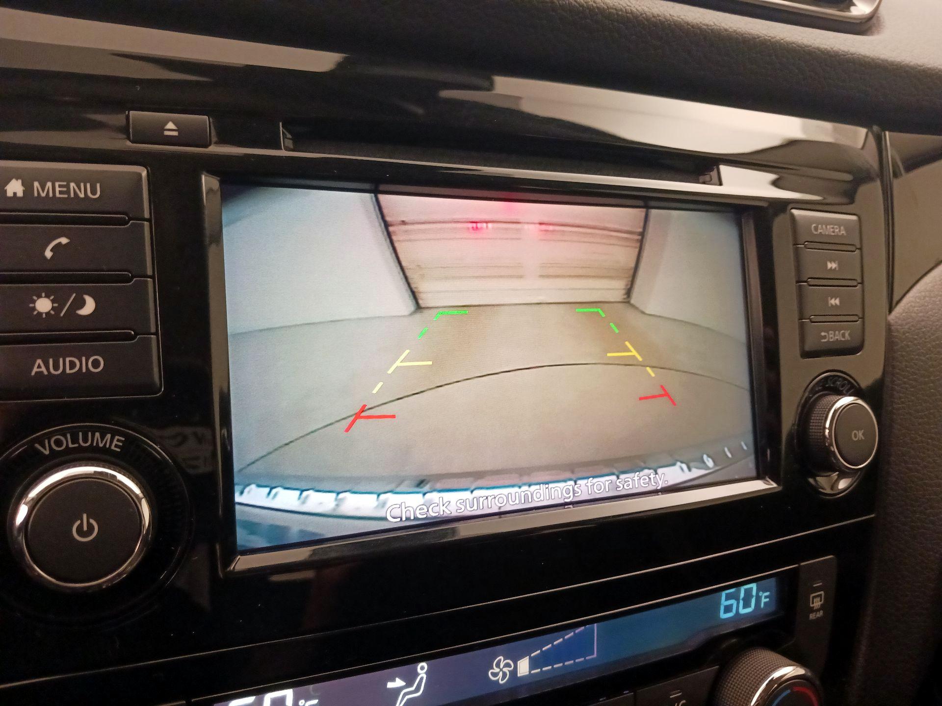 Thumbnail: 2021 Nissan Rogue Sport - 14