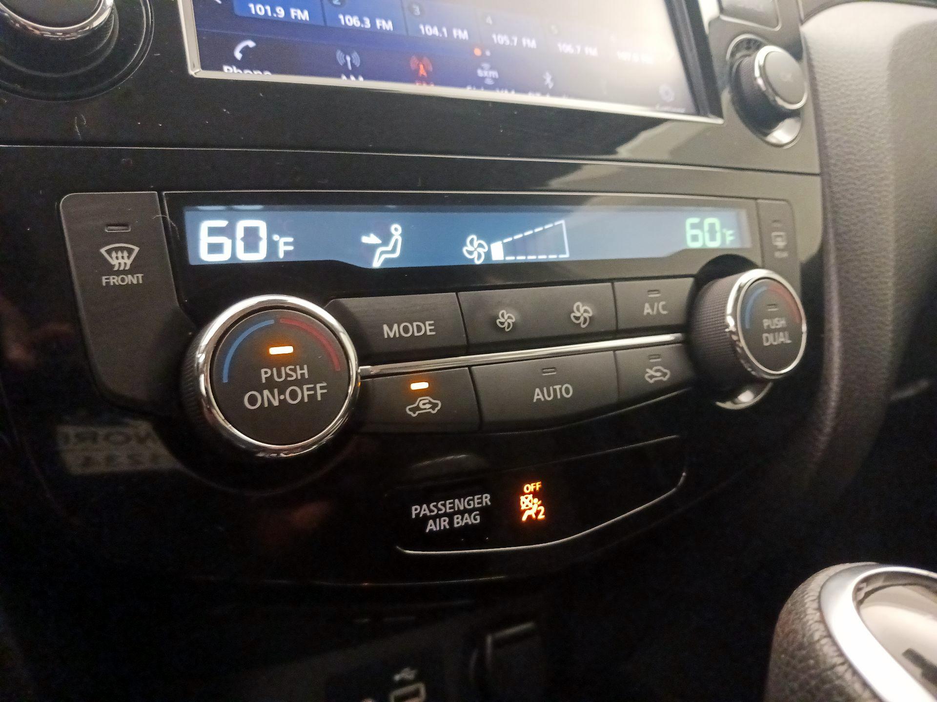 Thumbnail: 2021 Nissan Rogue Sport - 16