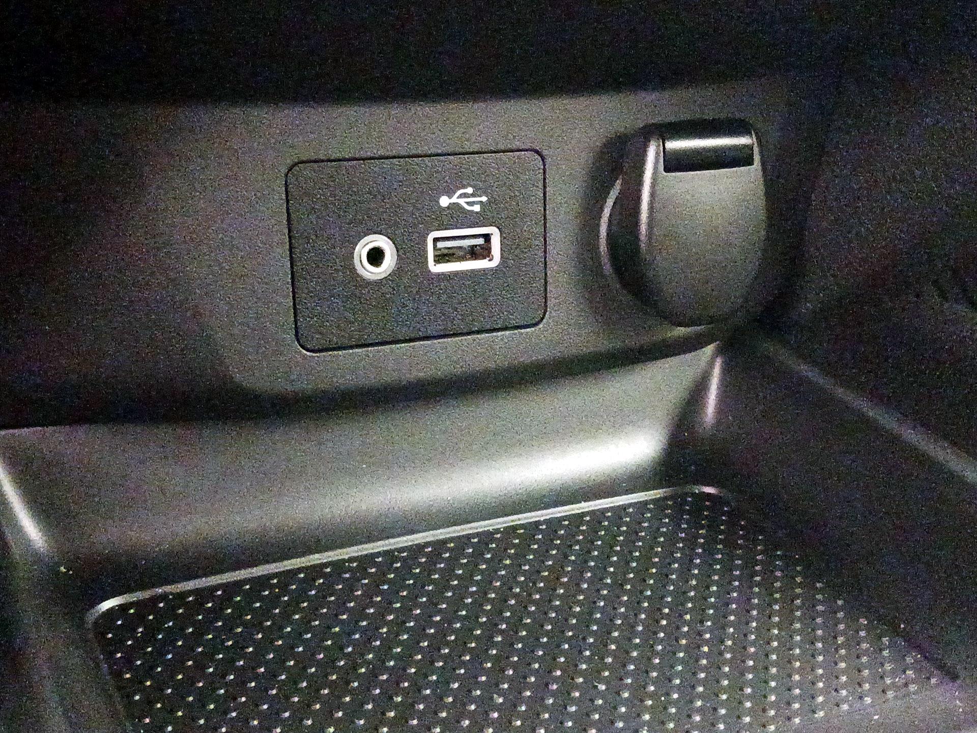 Thumbnail: 2021 Nissan Rogue Sport - 18