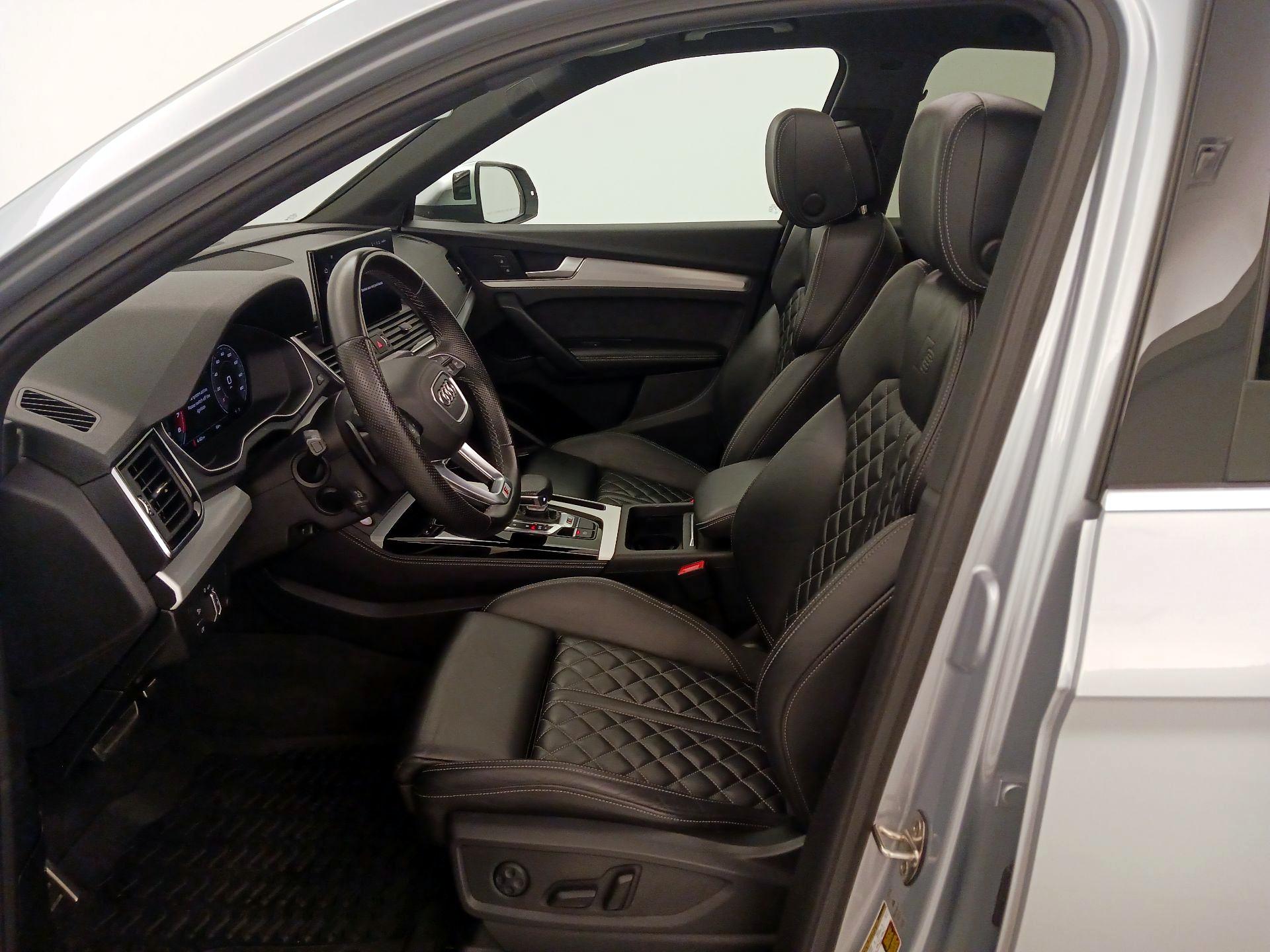 Thumbnail: 2021 Audi SQ5 - 11