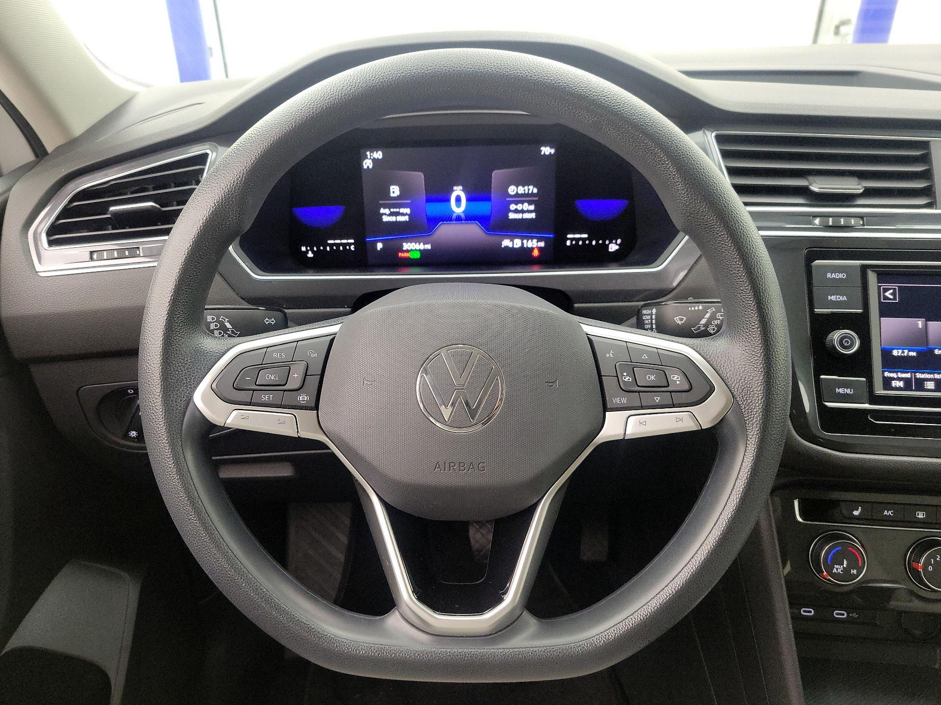 Thumbnail: 2022 Volkswagen Tiguan - 10