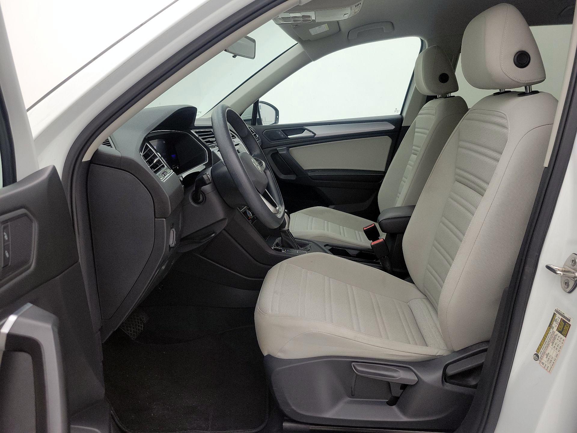 Thumbnail: 2022 Volkswagen Tiguan - 11