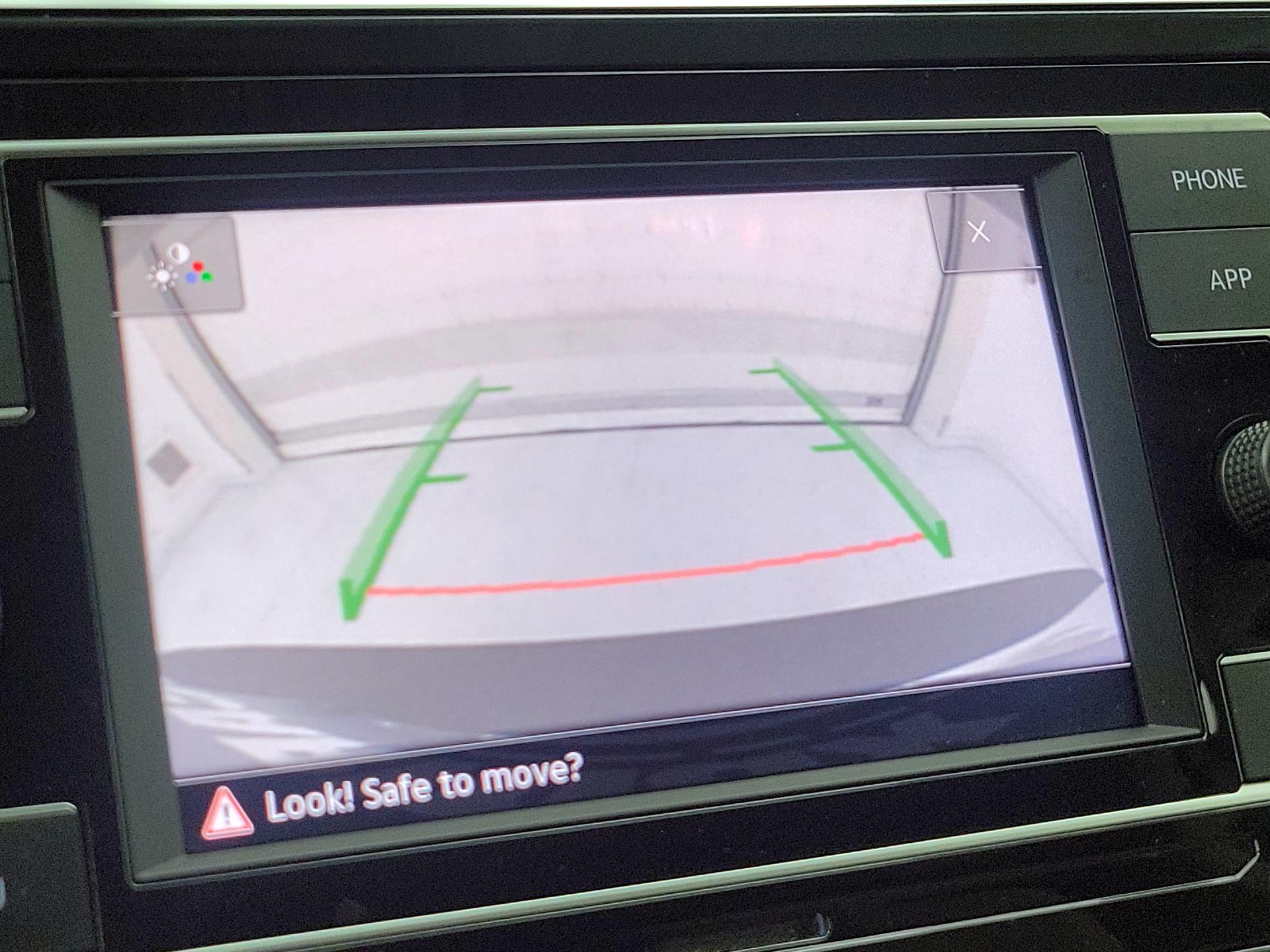 Thumbnail: 2022 Volkswagen Tiguan - 14