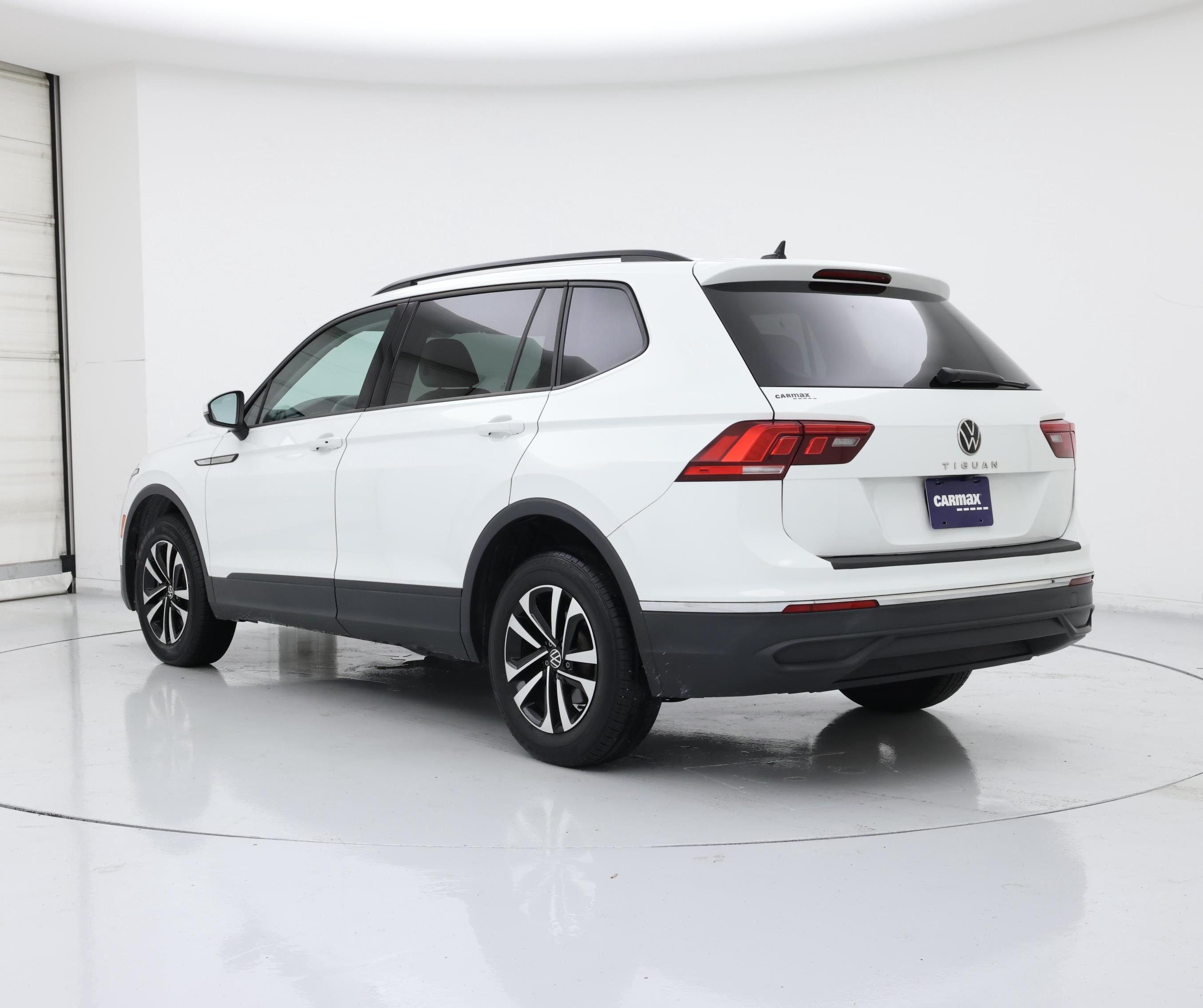 Thumbnail: 2022 Volkswagen Tiguan - 2