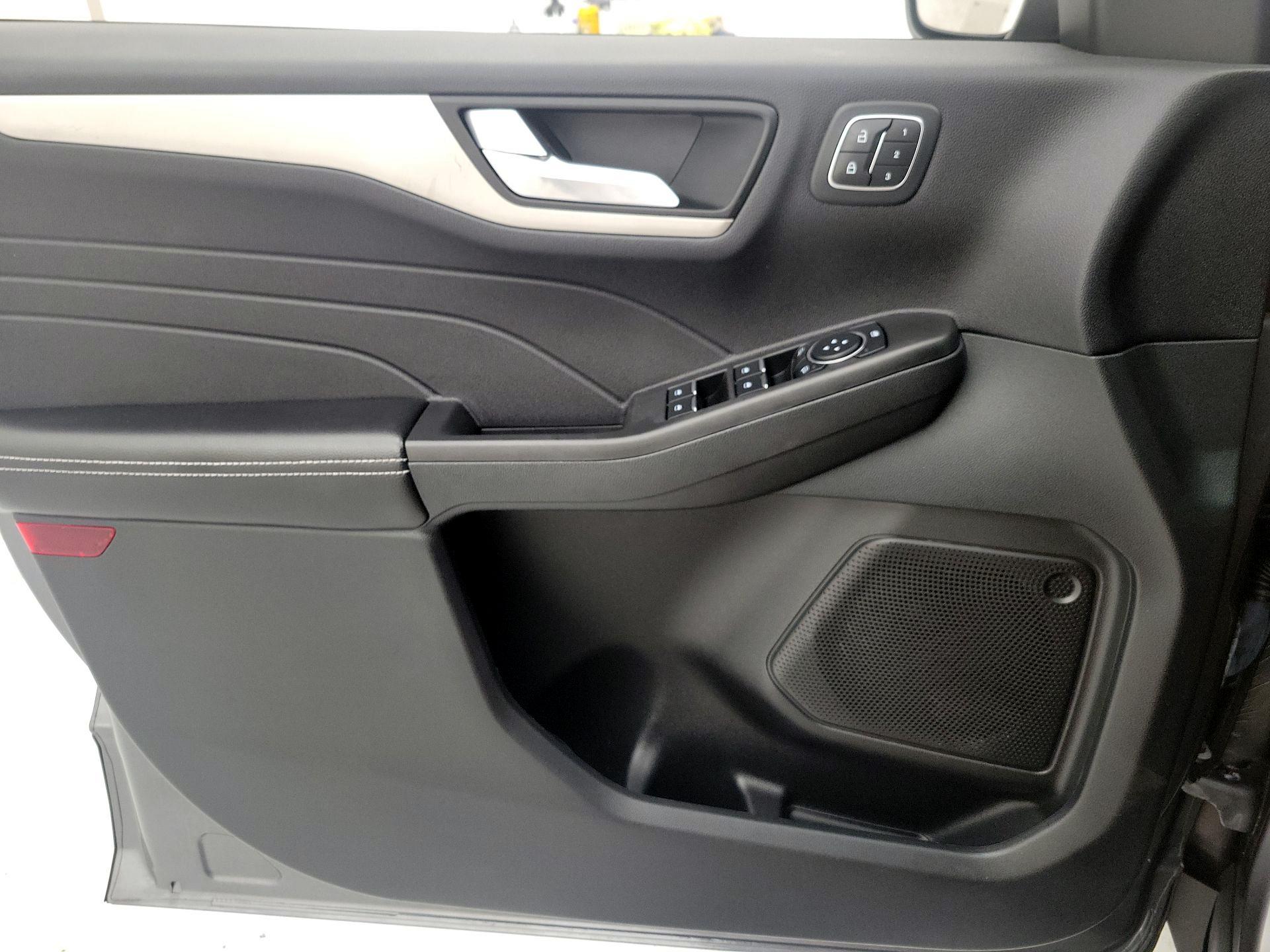 Thumbnail: 2021 Ford Escape - 12