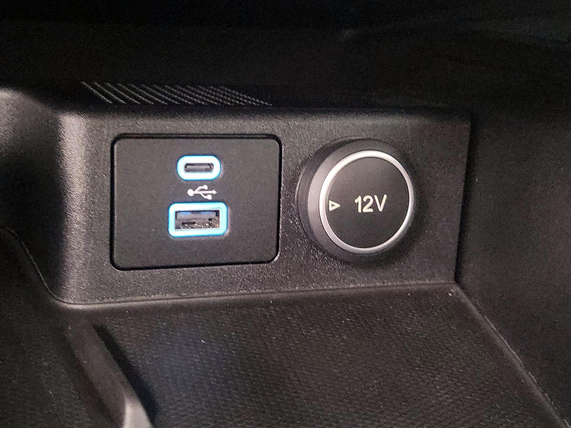 Thumbnail: 2021 Ford Escape - 18