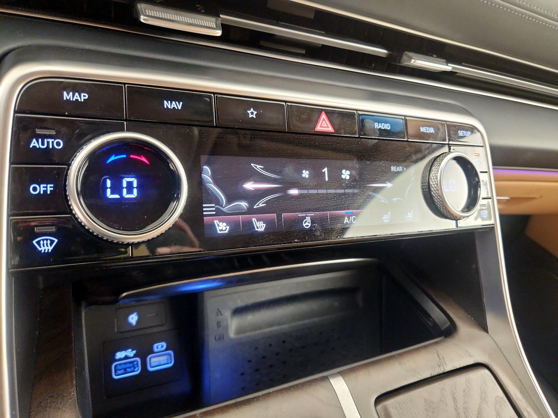 Thumbnail: 2022 Genesis GV80 - 17