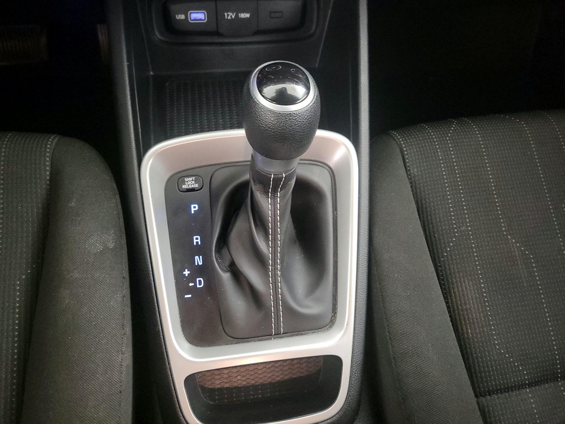 Thumbnail: 2022 Hyundai Venue - 17