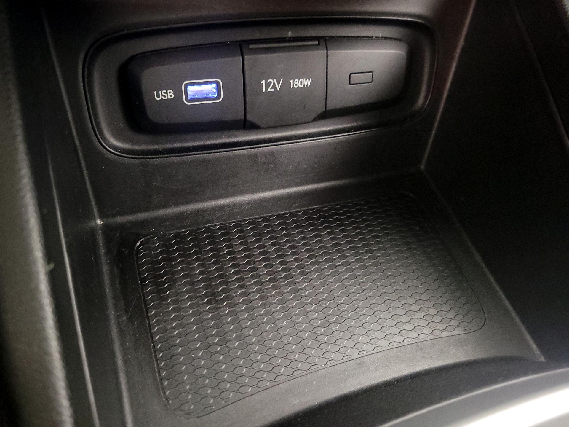 Thumbnail: 2022 Hyundai Venue - 18