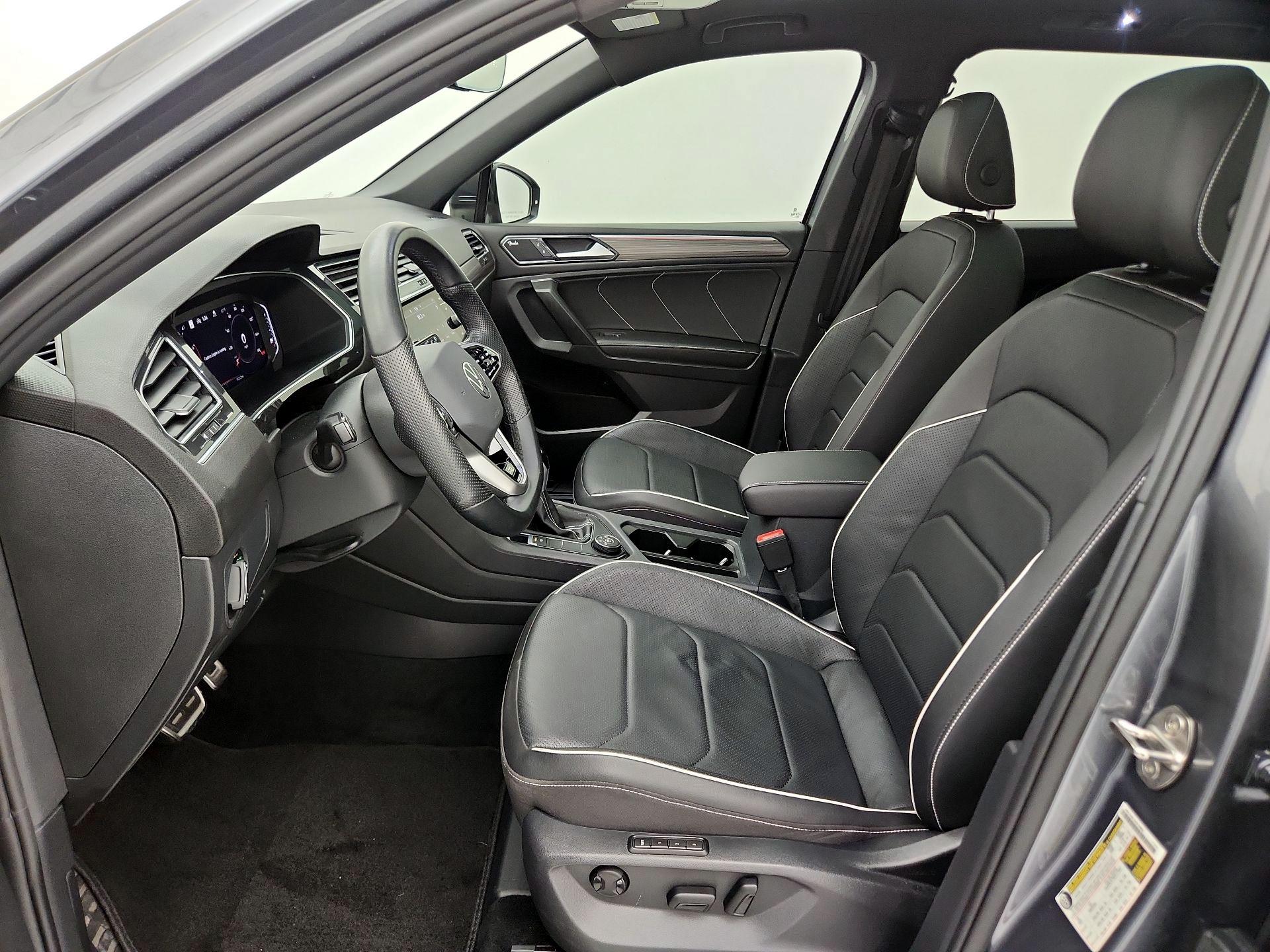 Thumbnail: 2022 Volkswagen Tiguan - 11