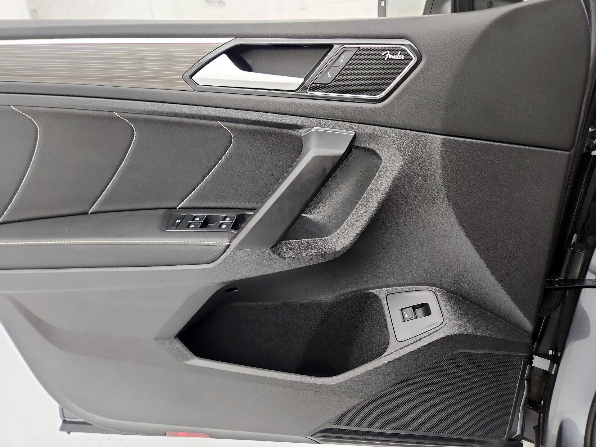 Thumbnail: 2022 Volkswagen Tiguan - 12