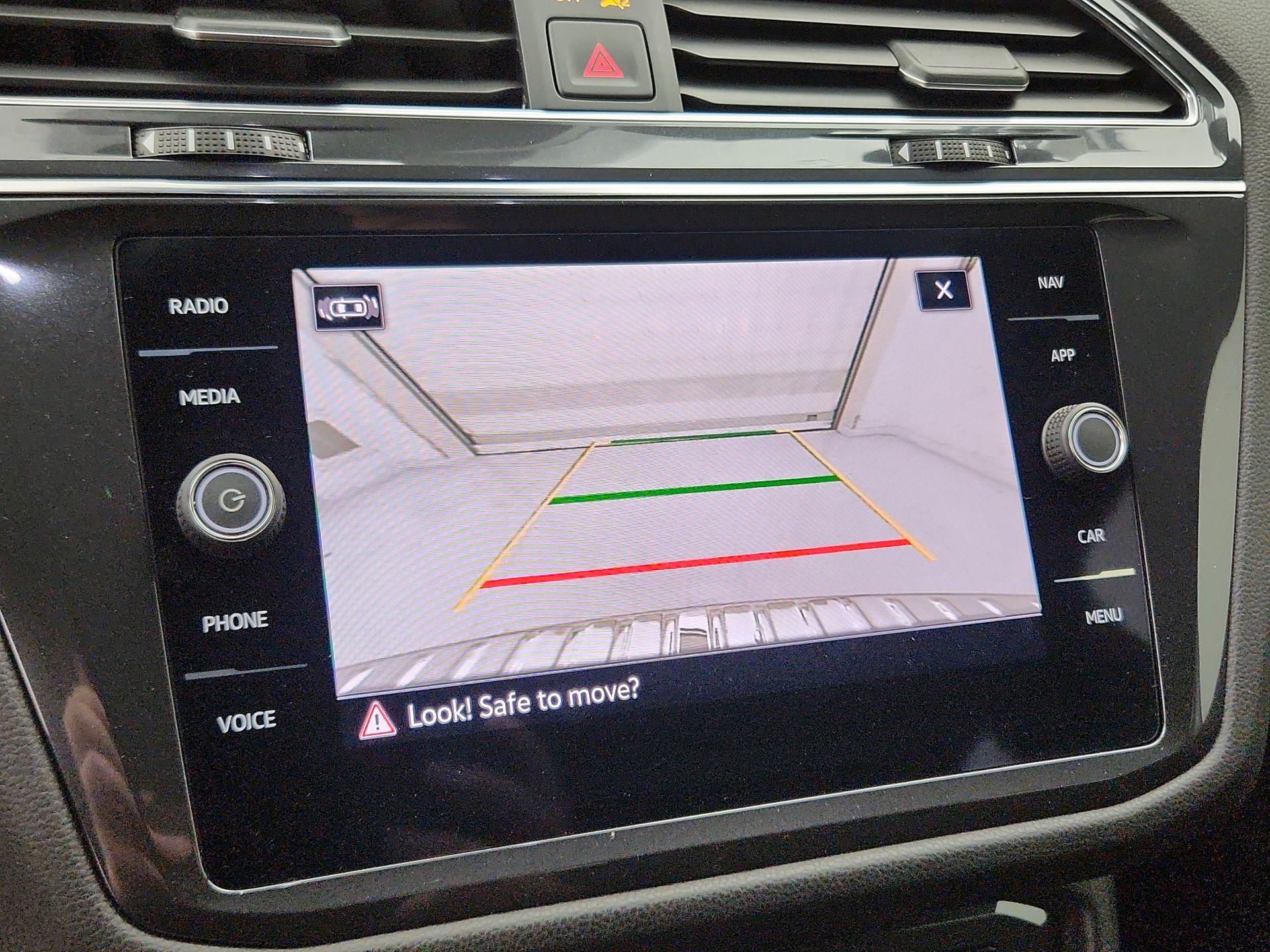 Thumbnail: 2022 Volkswagen Tiguan - 14