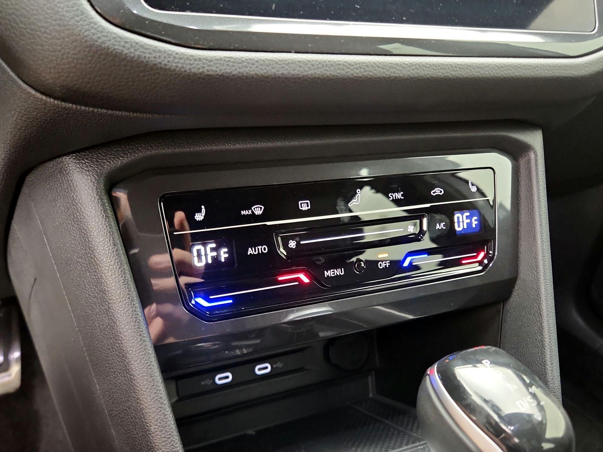 Thumbnail: 2022 Volkswagen Tiguan - 16