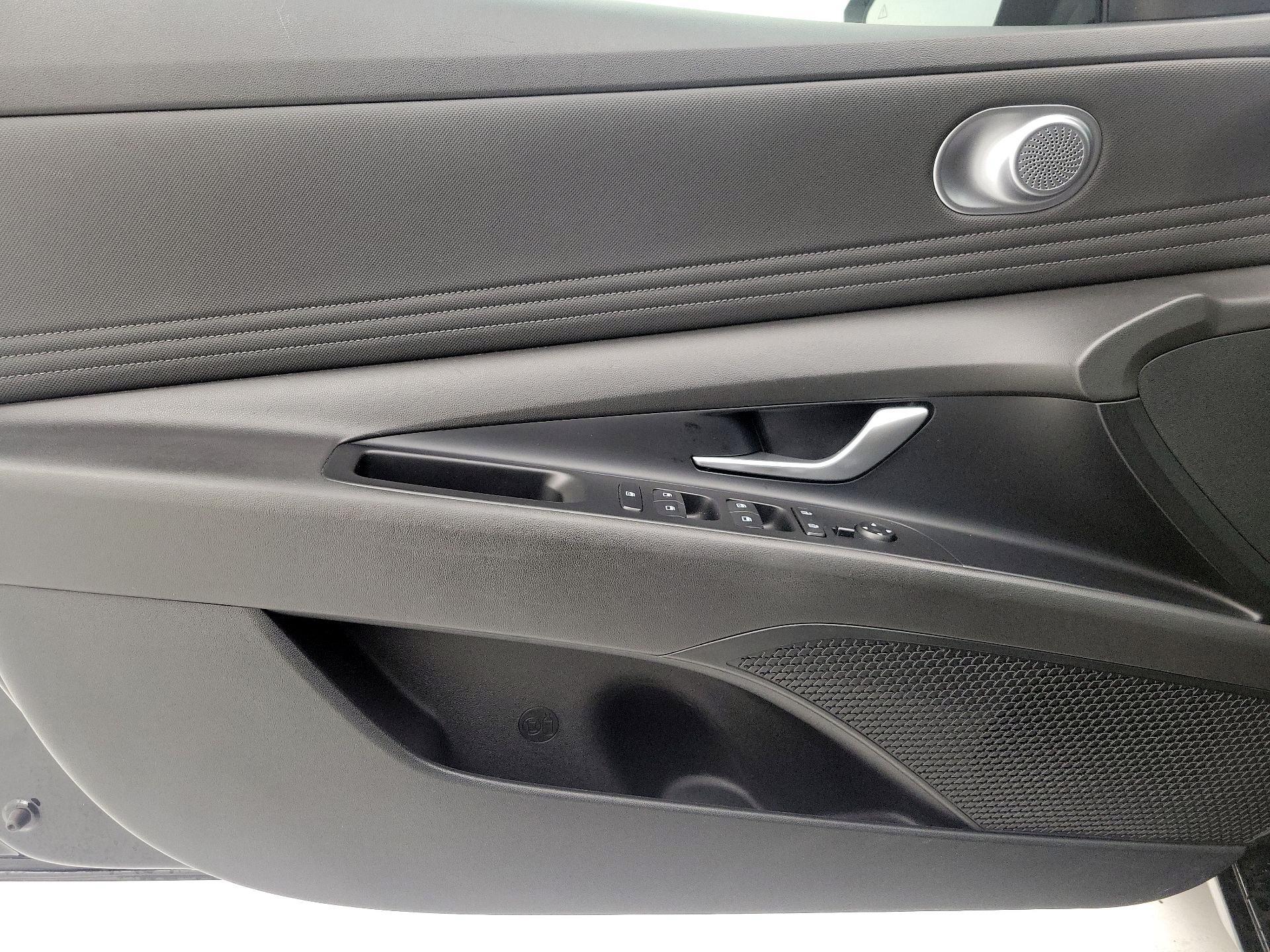 Thumbnail: 2023 Hyundai Elantra - 12