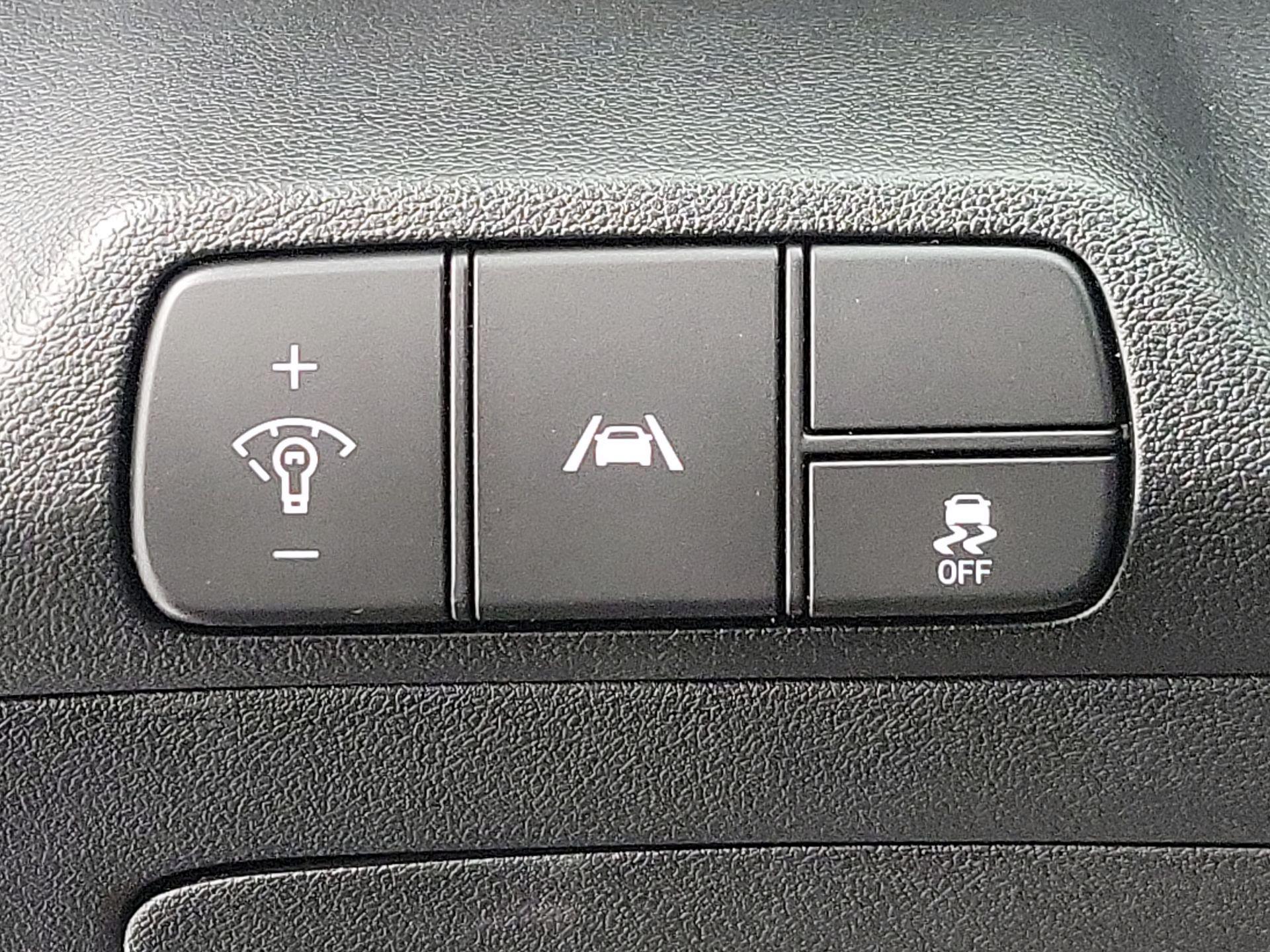 Thumbnail: 2023 Hyundai Elantra - 13