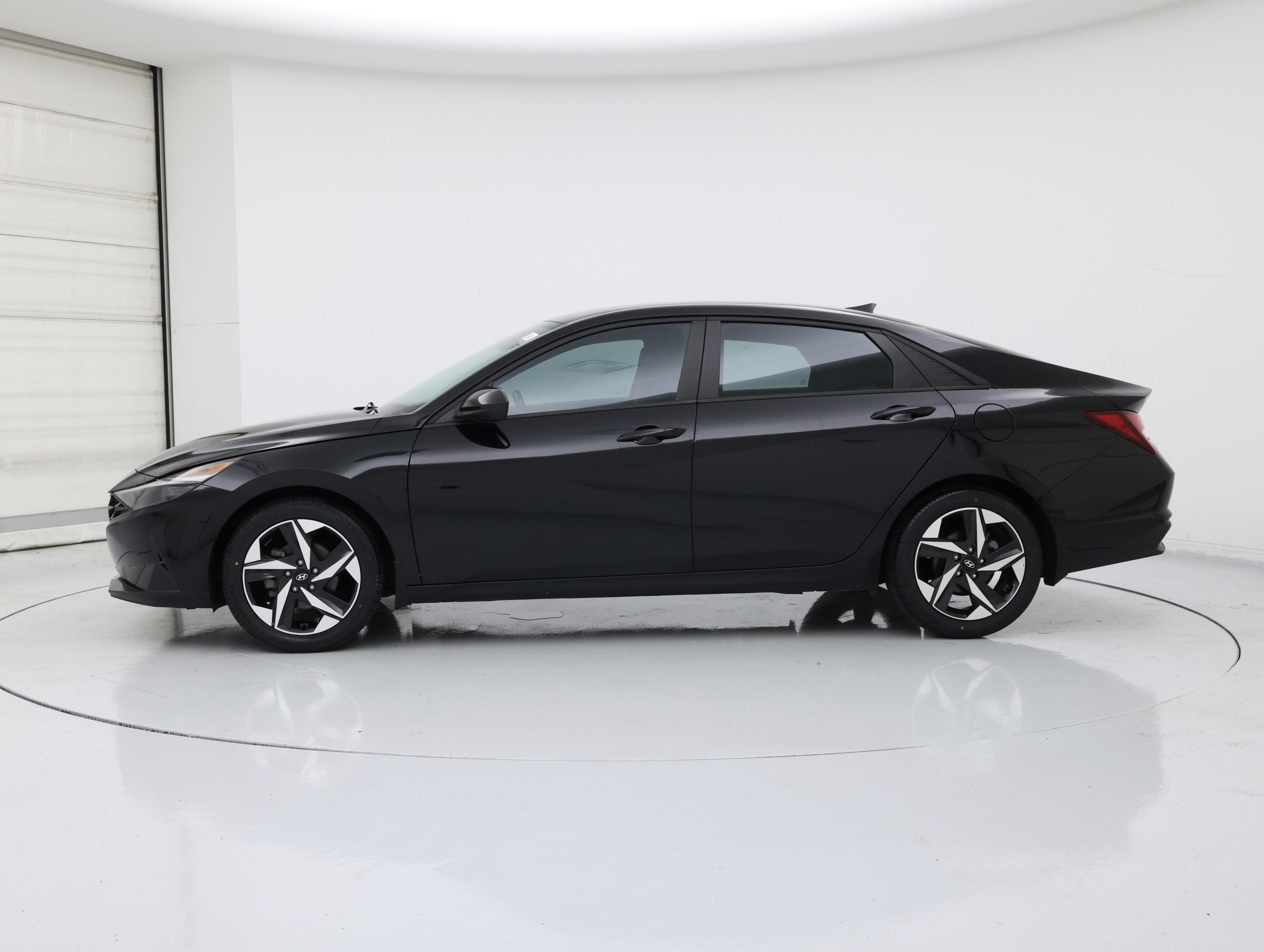 Thumbnail: 2023 Hyundai Elantra - 3