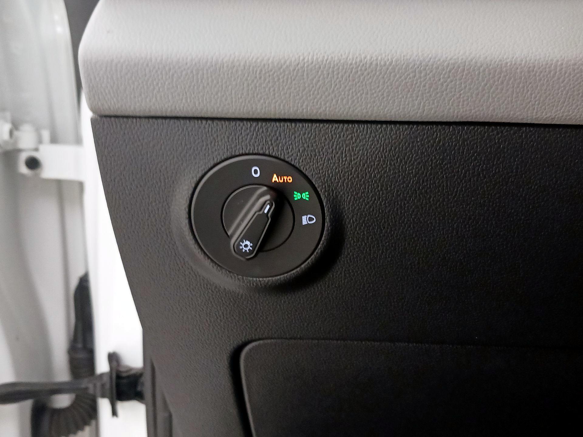 Thumbnail: 2022 Volkswagen Taos - 13