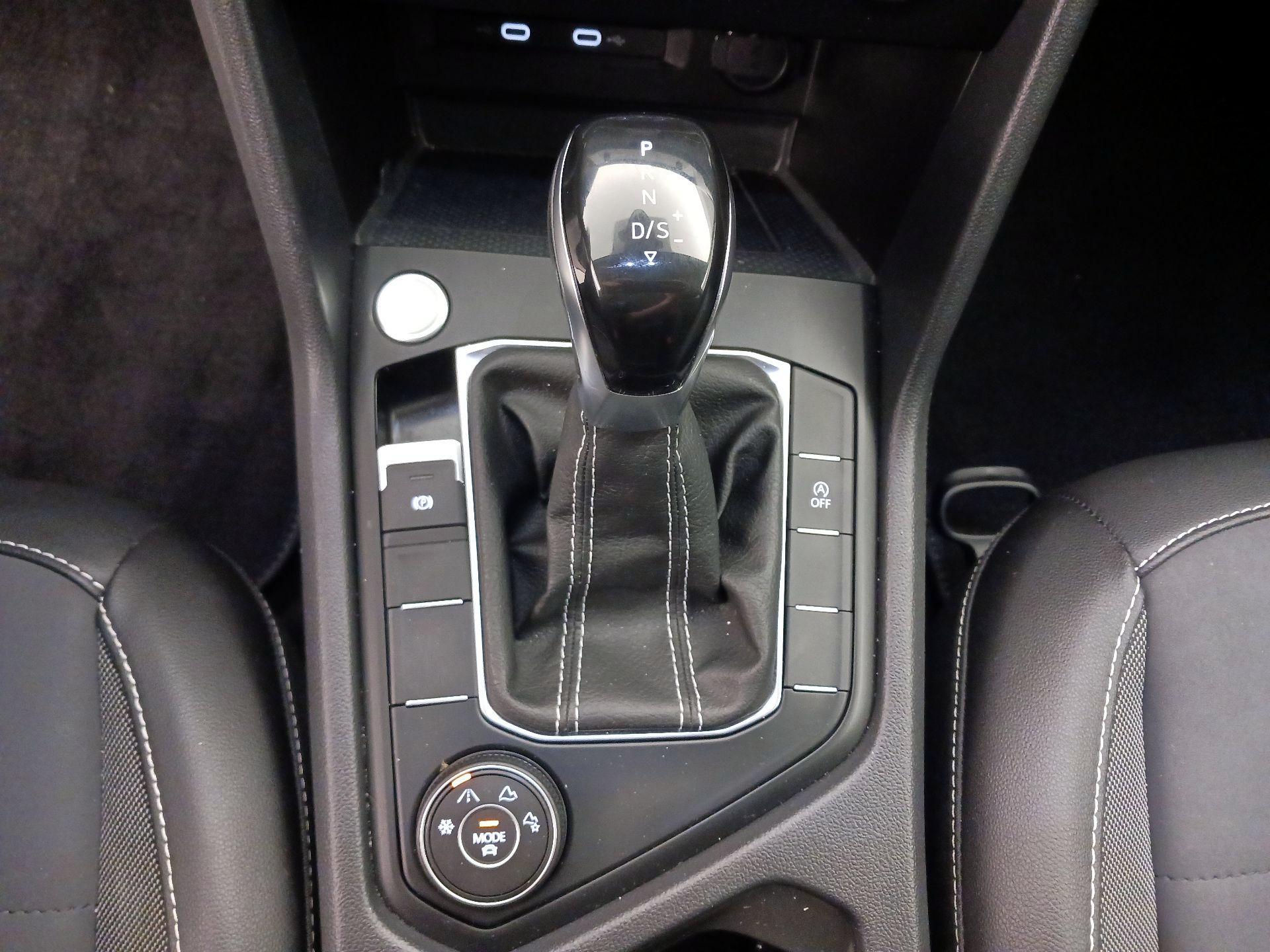 Thumbnail: 2022 Volkswagen Taos - 17