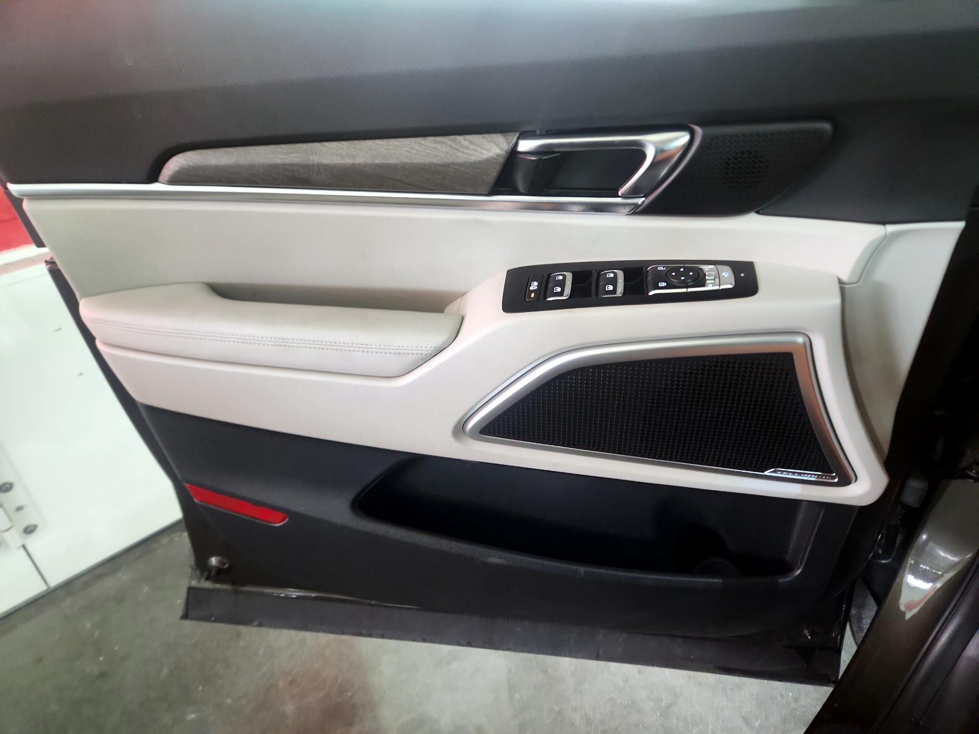 Thumbnail: 2021 Kia Telluride - 12