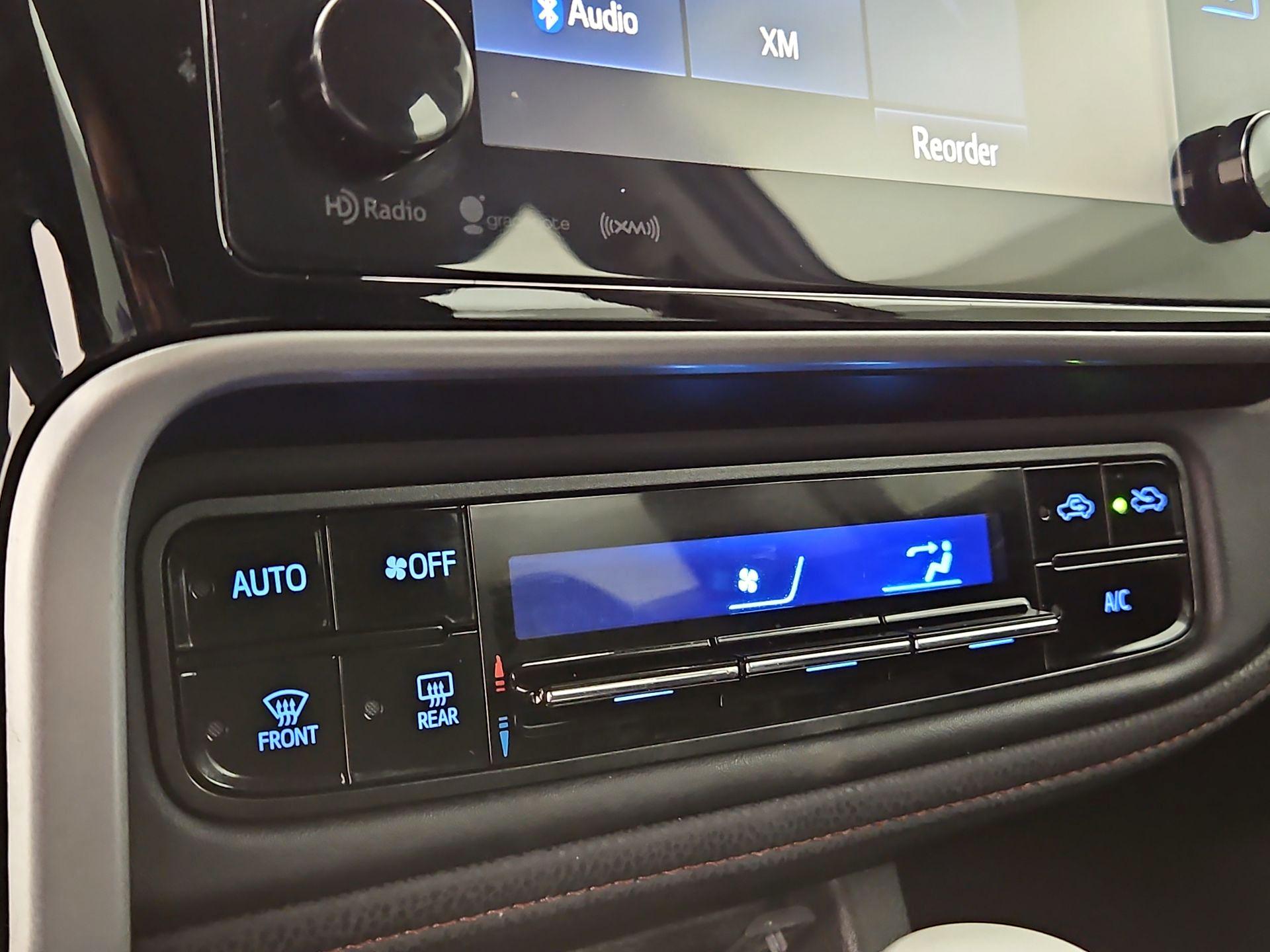 Thumbnail: 2017 Toyota Corolla - 16