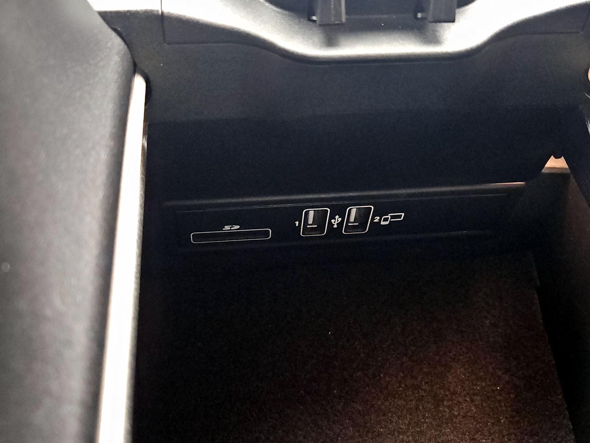 Thumbnail: 2020 Mercedes-Benz C-Class - 18